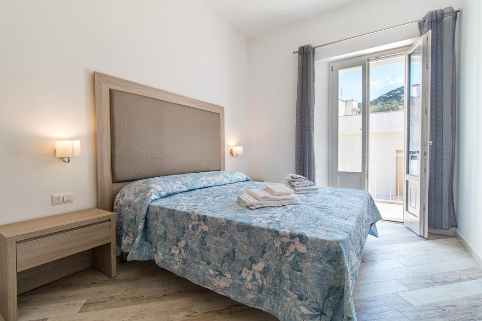 Superior One-Bedroom Apartment with Balcony