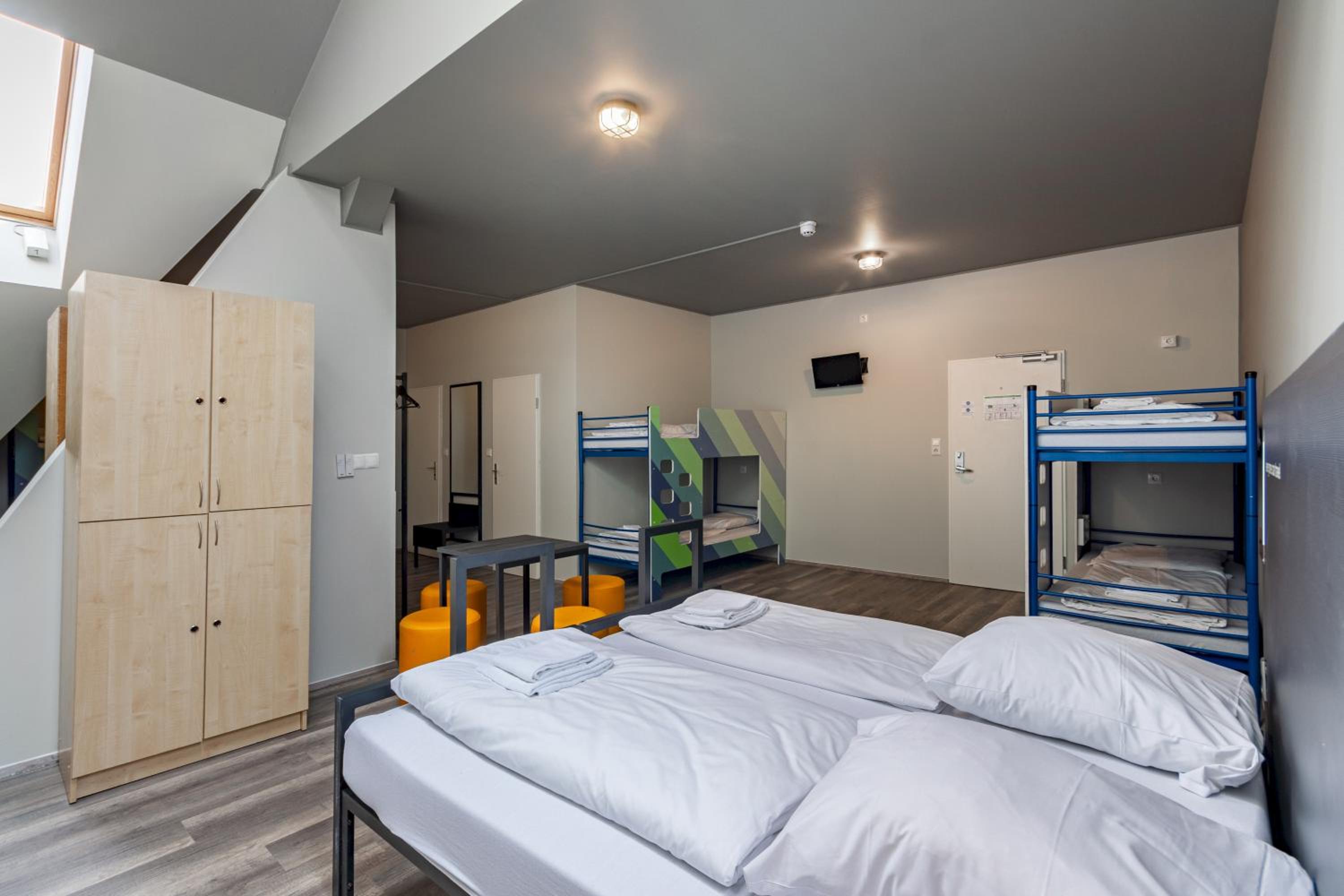 Eight-Bed Room - Photo 1