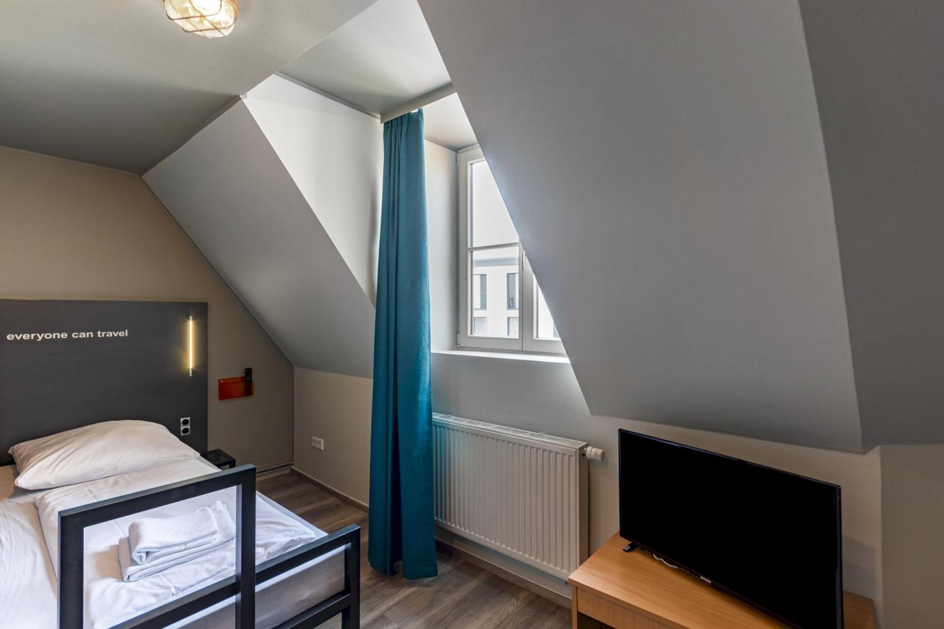 Single Room photo 2