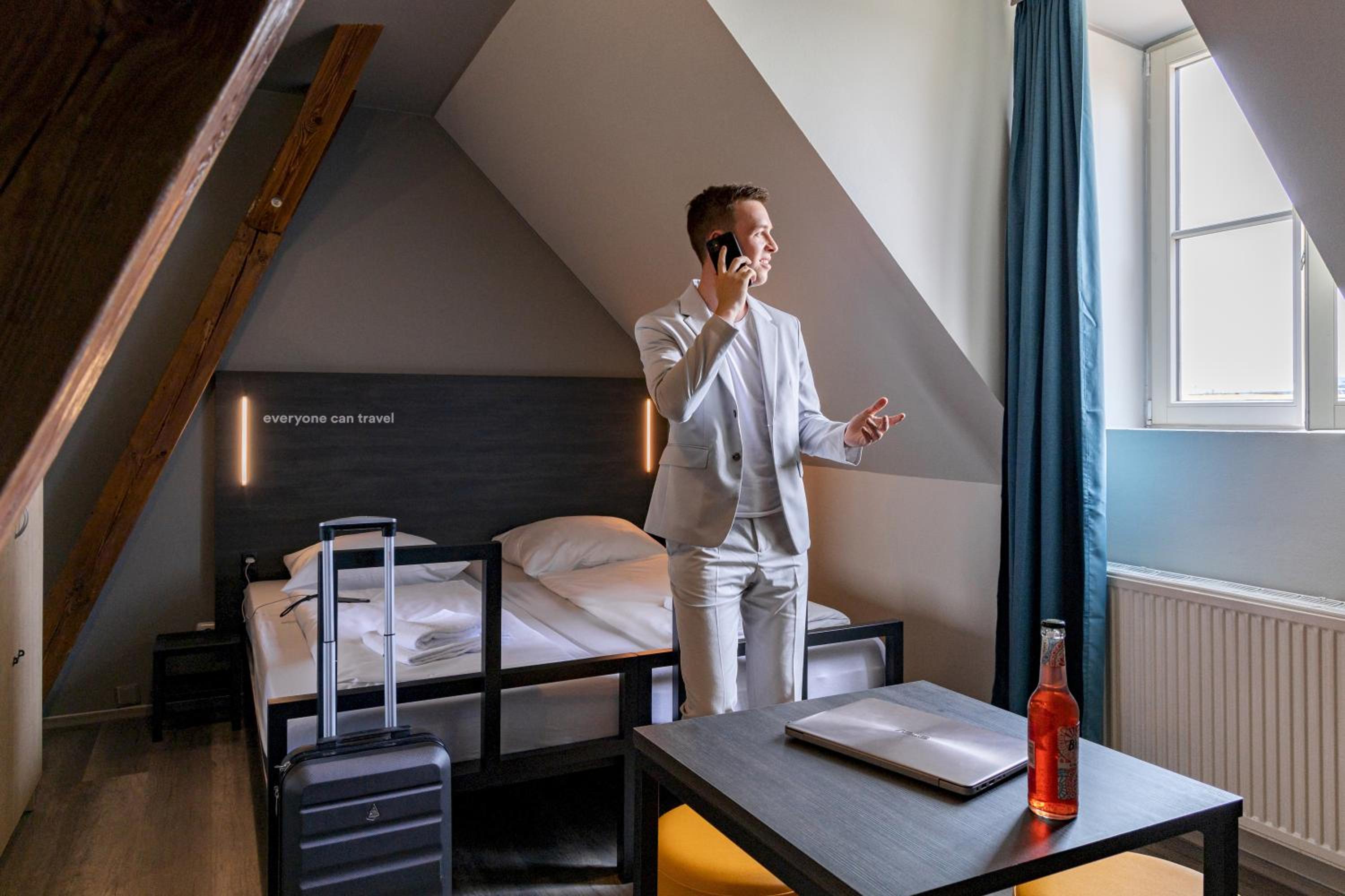 Twin Room - Photo 8