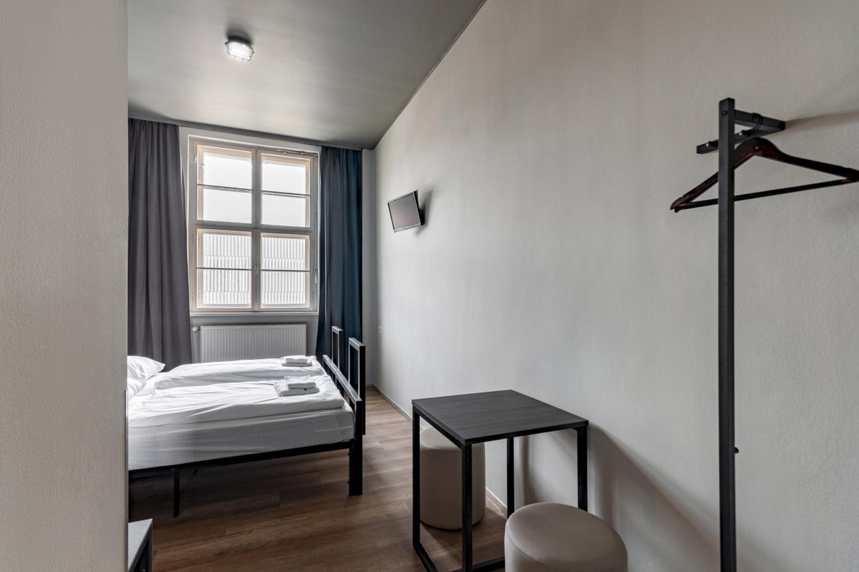 Twin Room - Photo 2