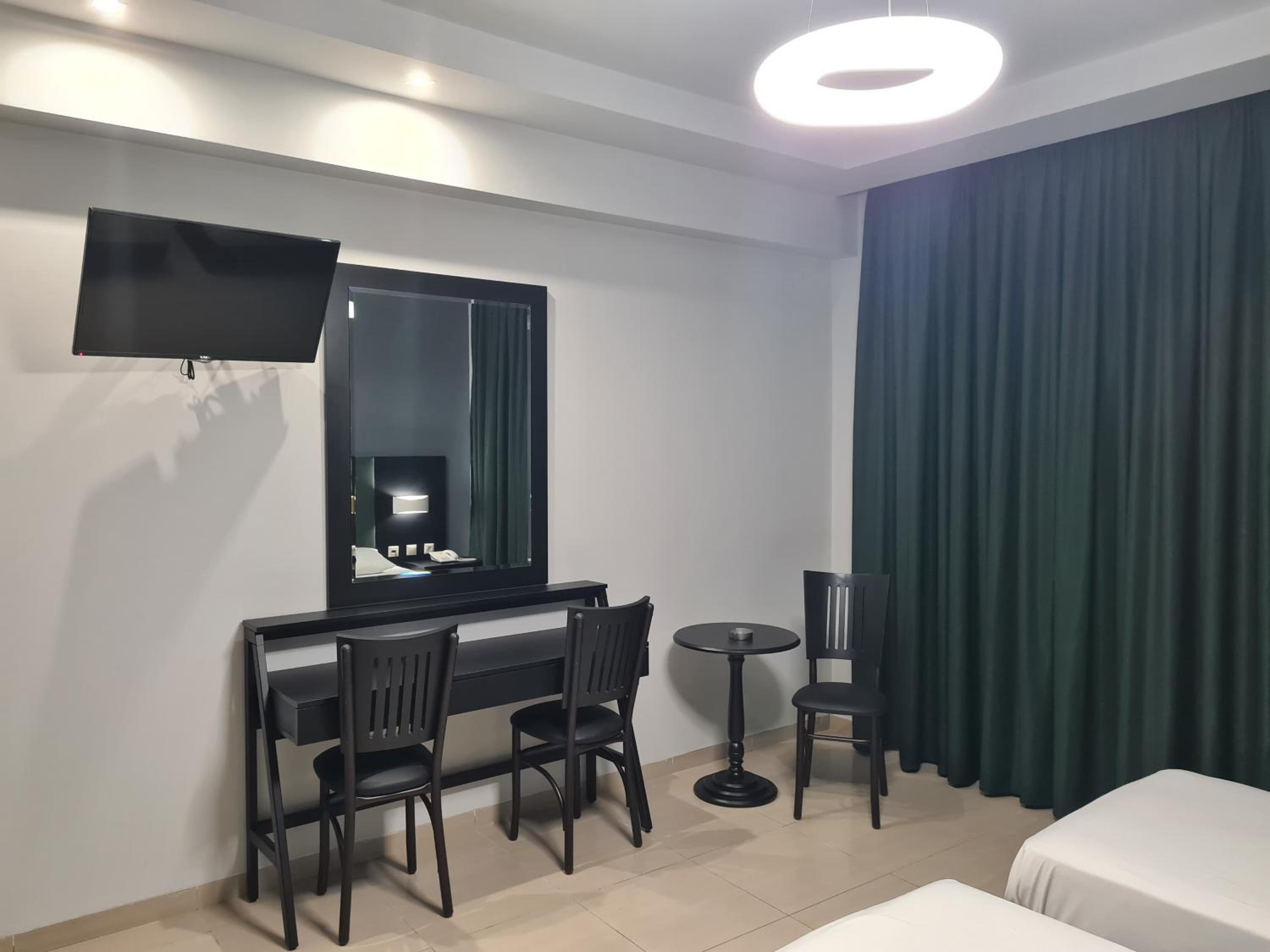 Triple Room - Photo 9
