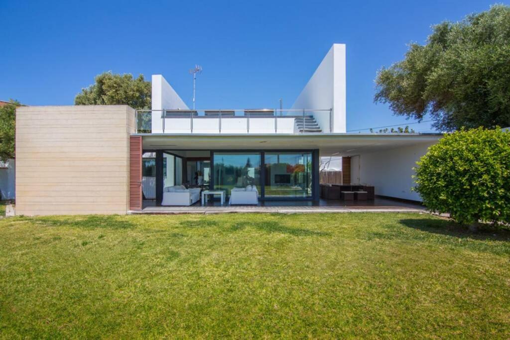 Villa photo 2