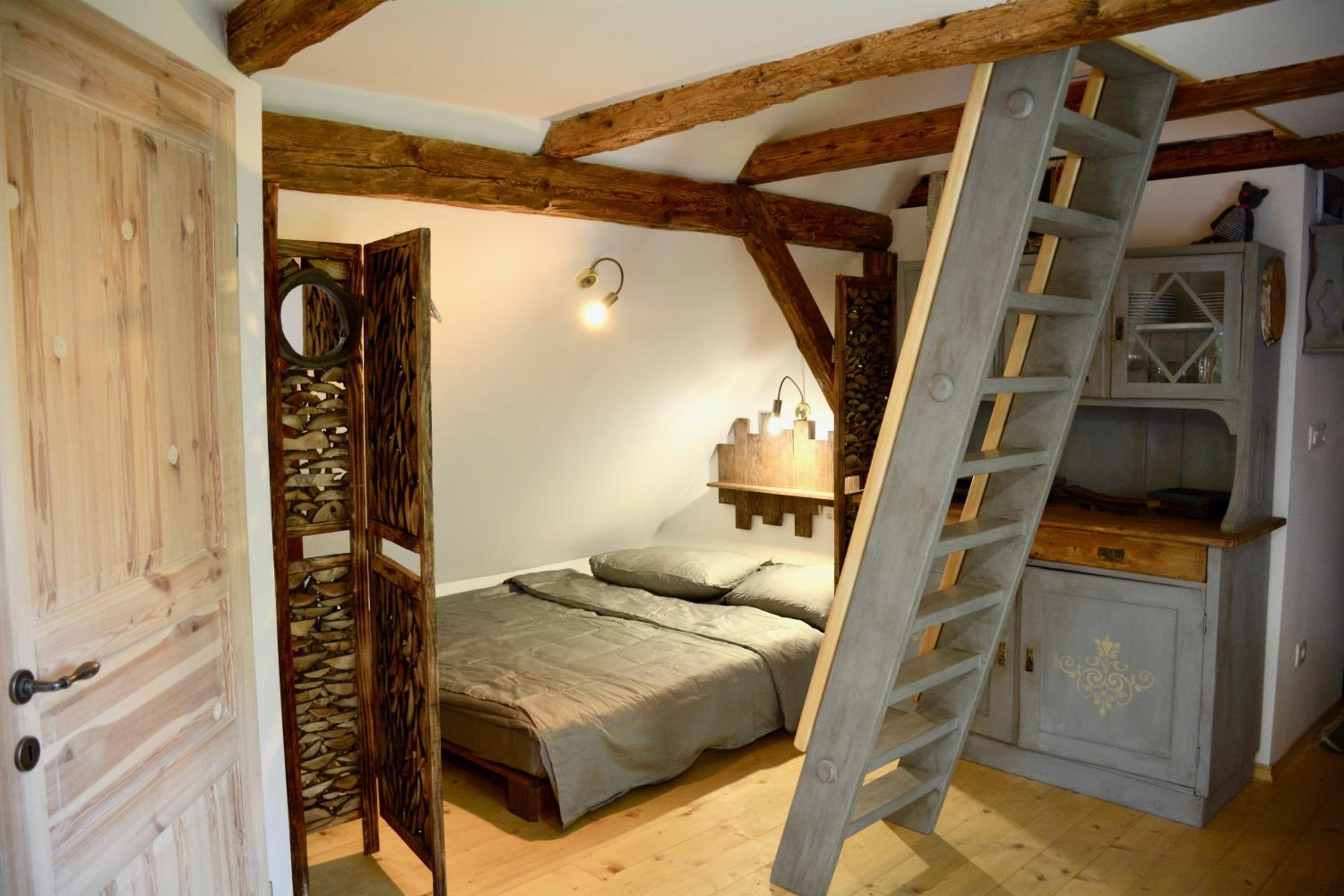 One-Bedroom Apartment - Photo 4