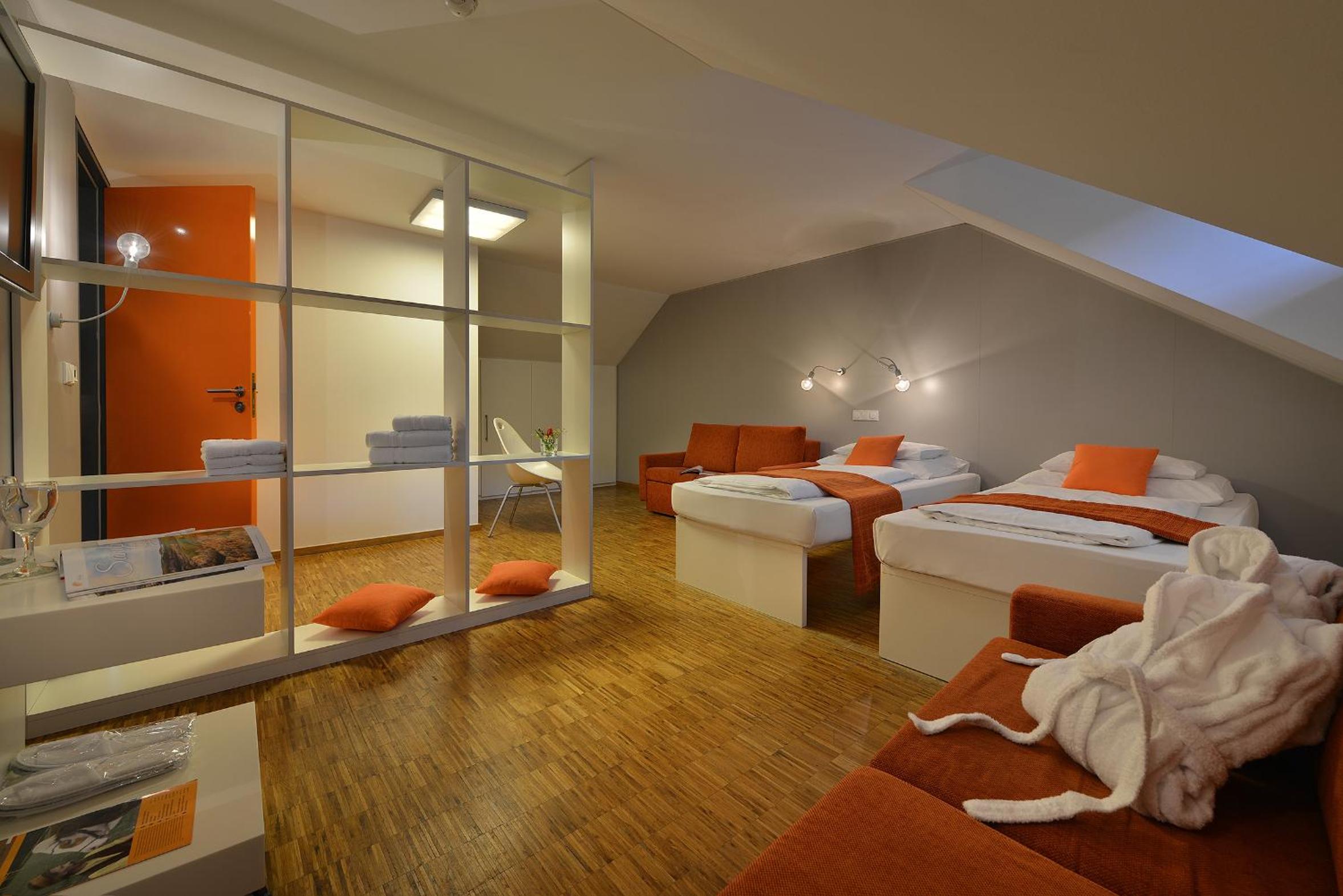 Deluxe Family Suite photo 2