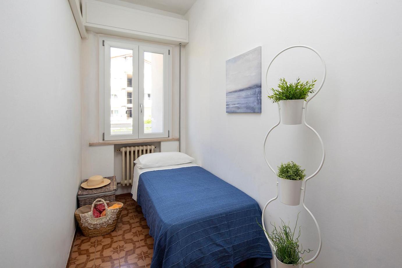 Two-Bedroom Apartment - Photo 3