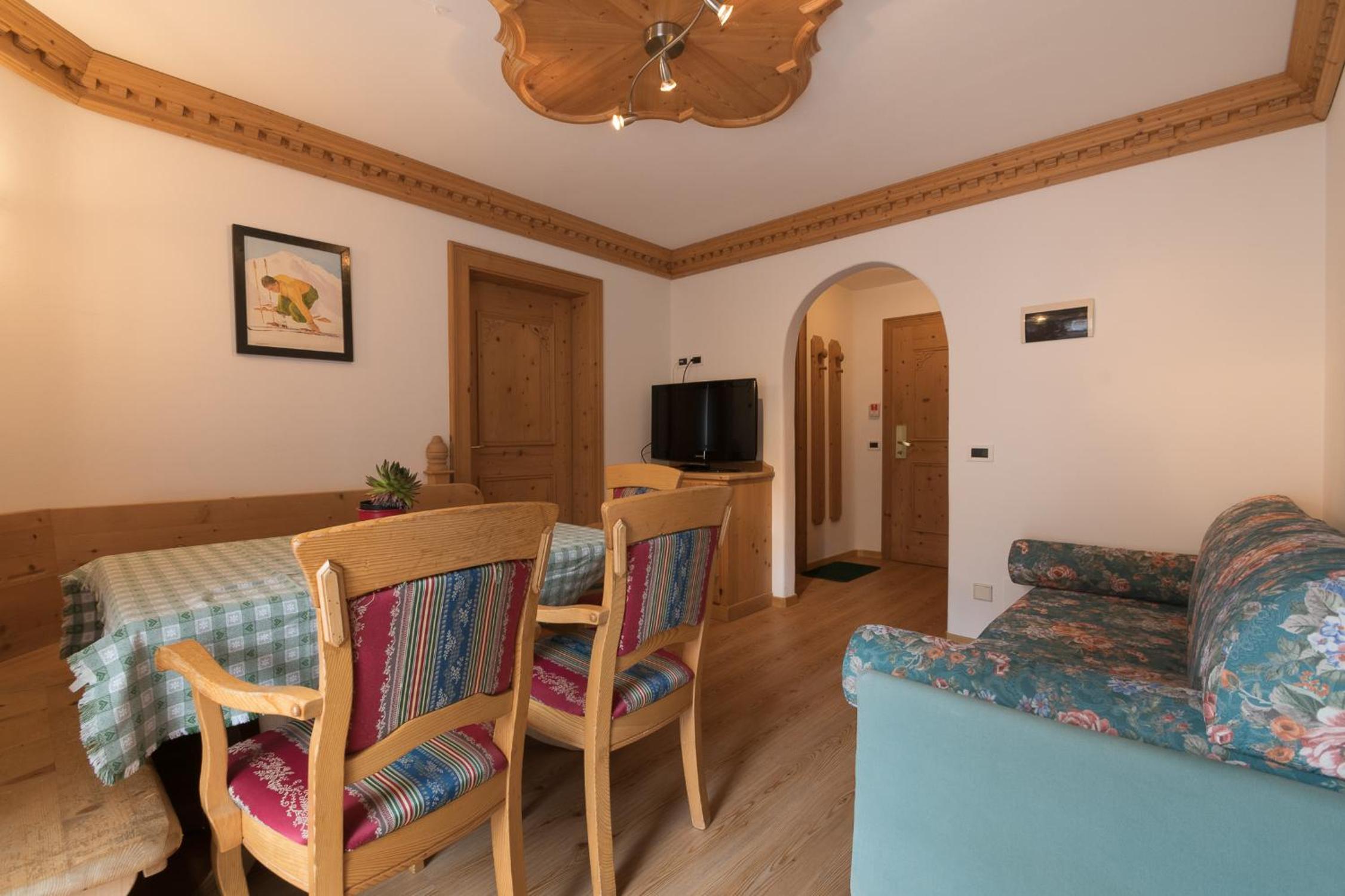 Two-Bedroom Apartment with Mountain View (4 Adults) - Photo 1