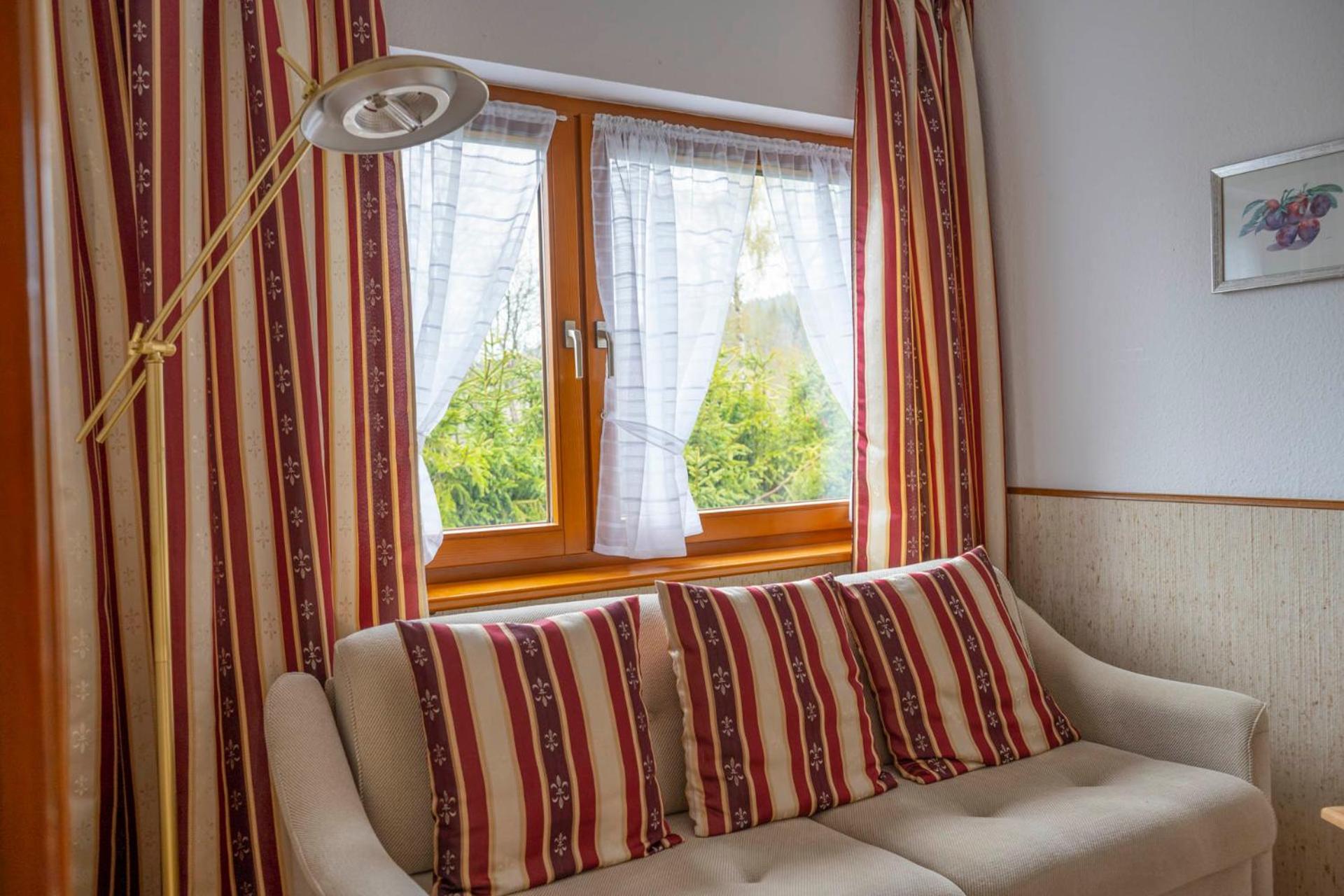 Deluxe Double Room with Shower - Photo 7