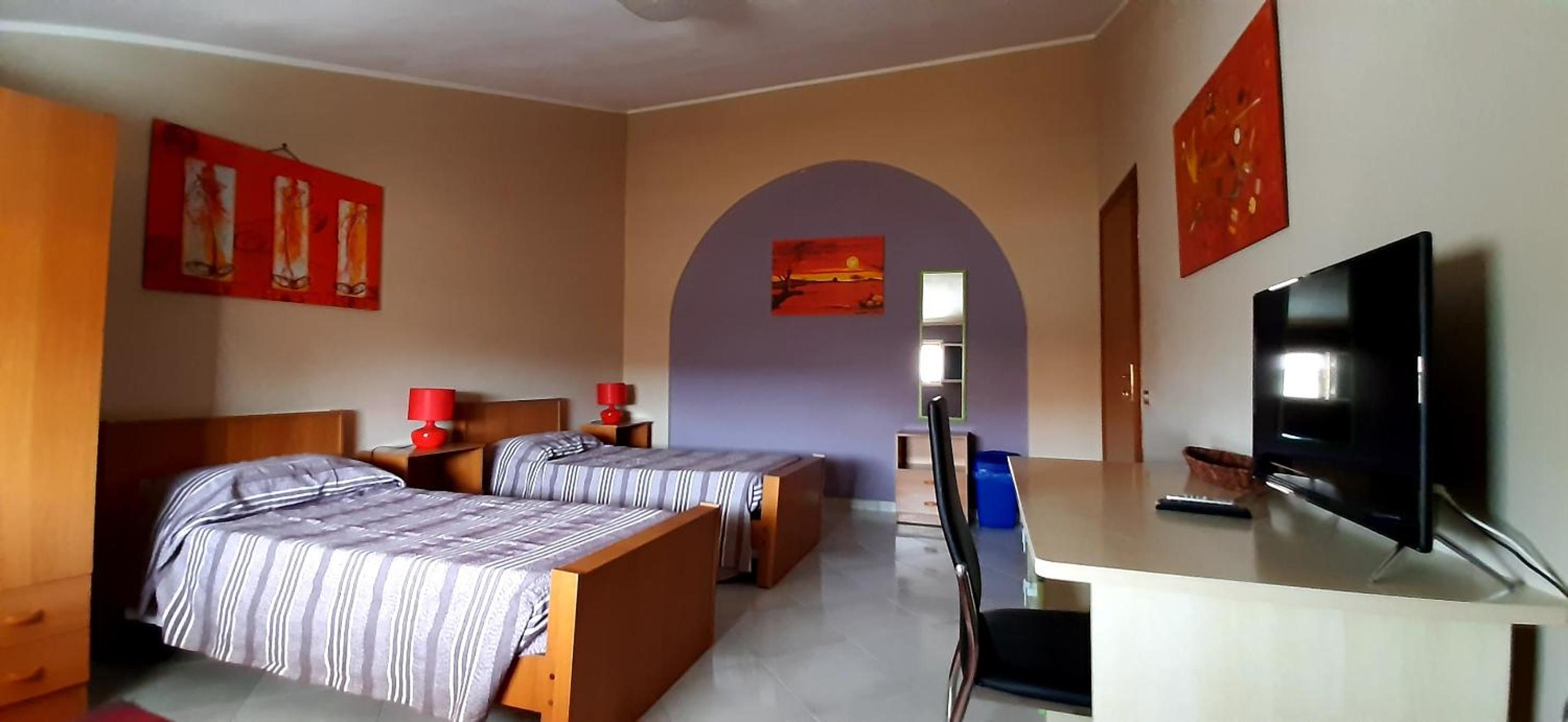 Standard Twin Room - Photo 1