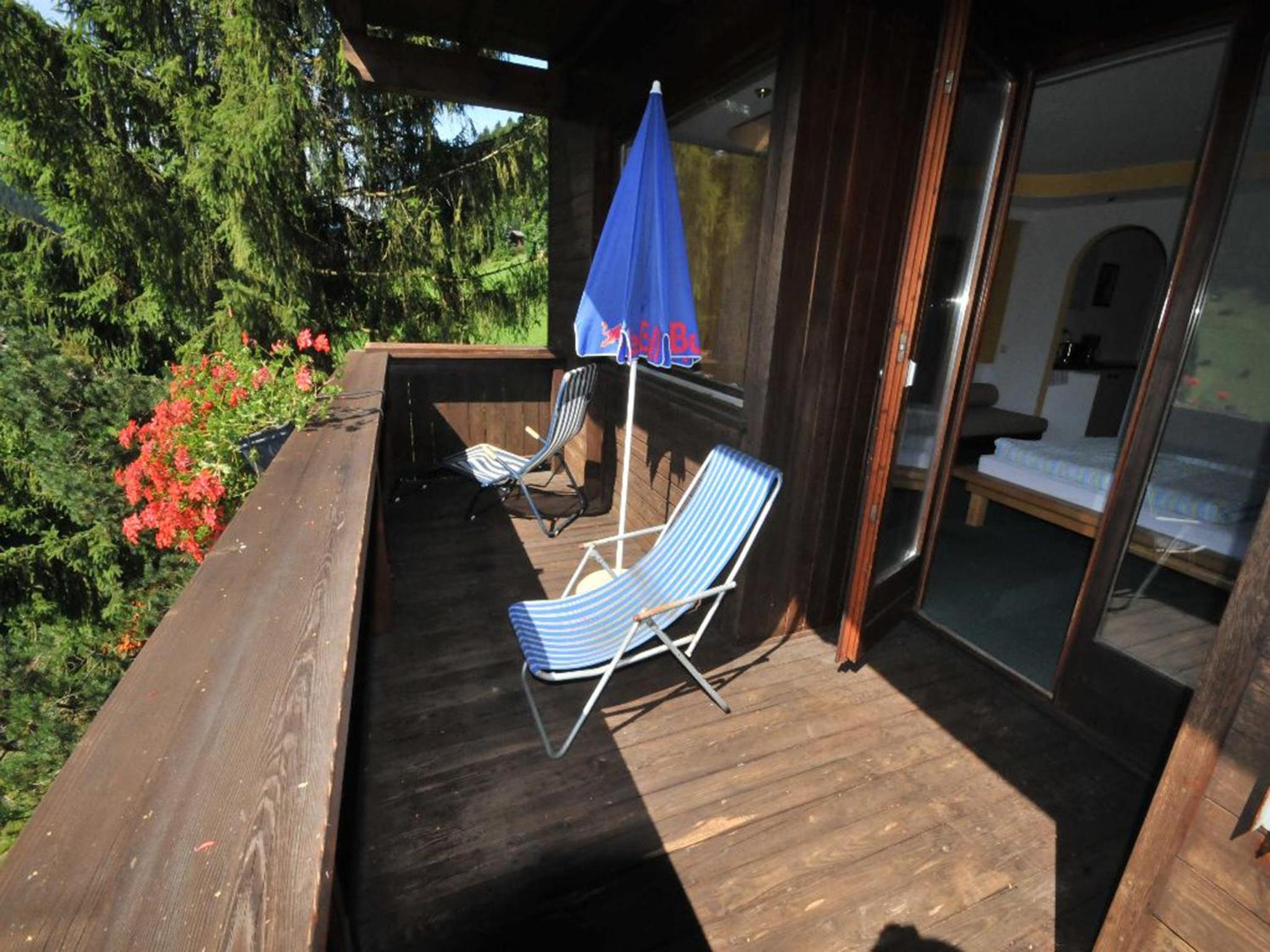 Family Apartment with Balcony photo 2