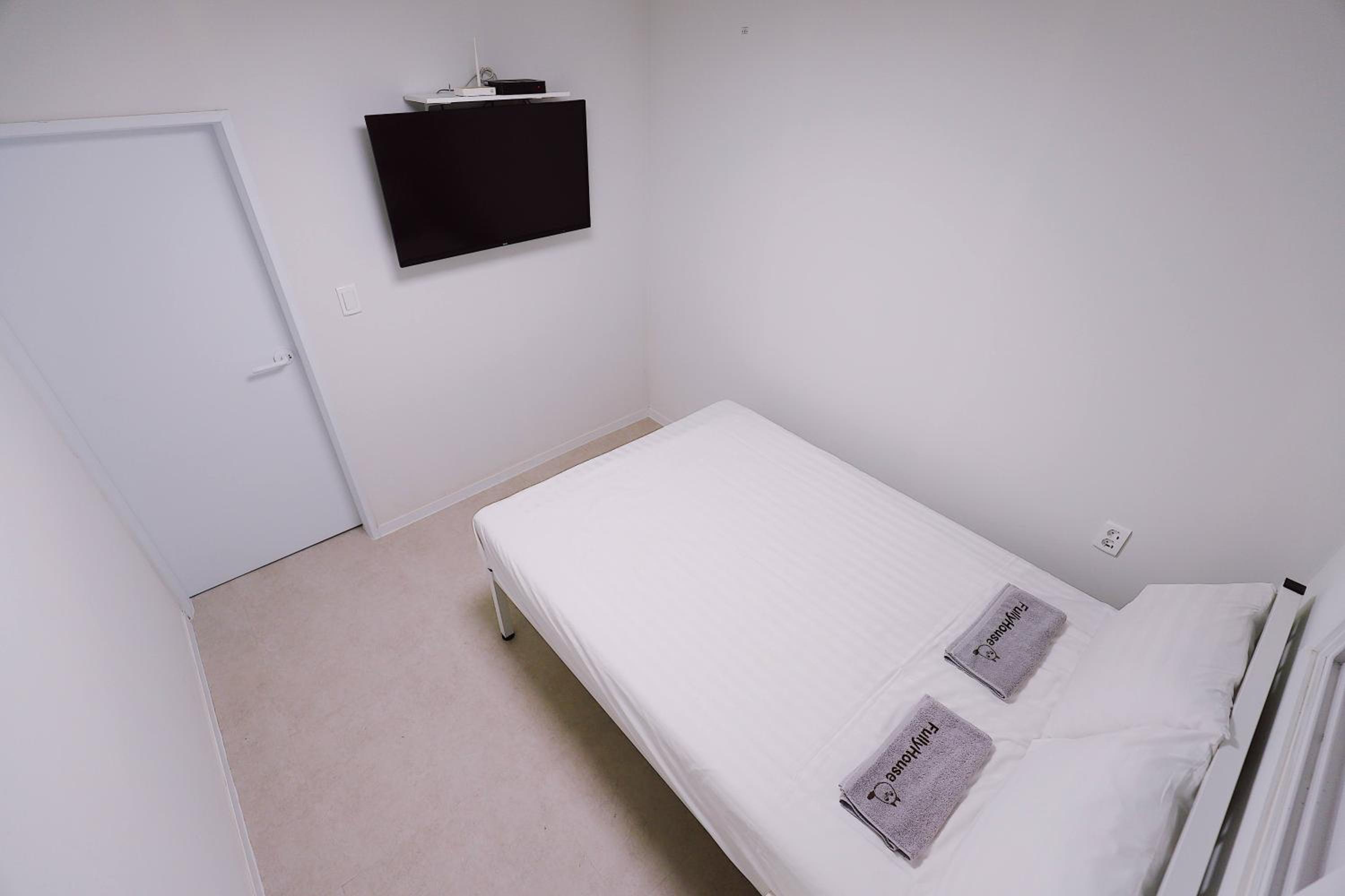 Double Room - Photo 11