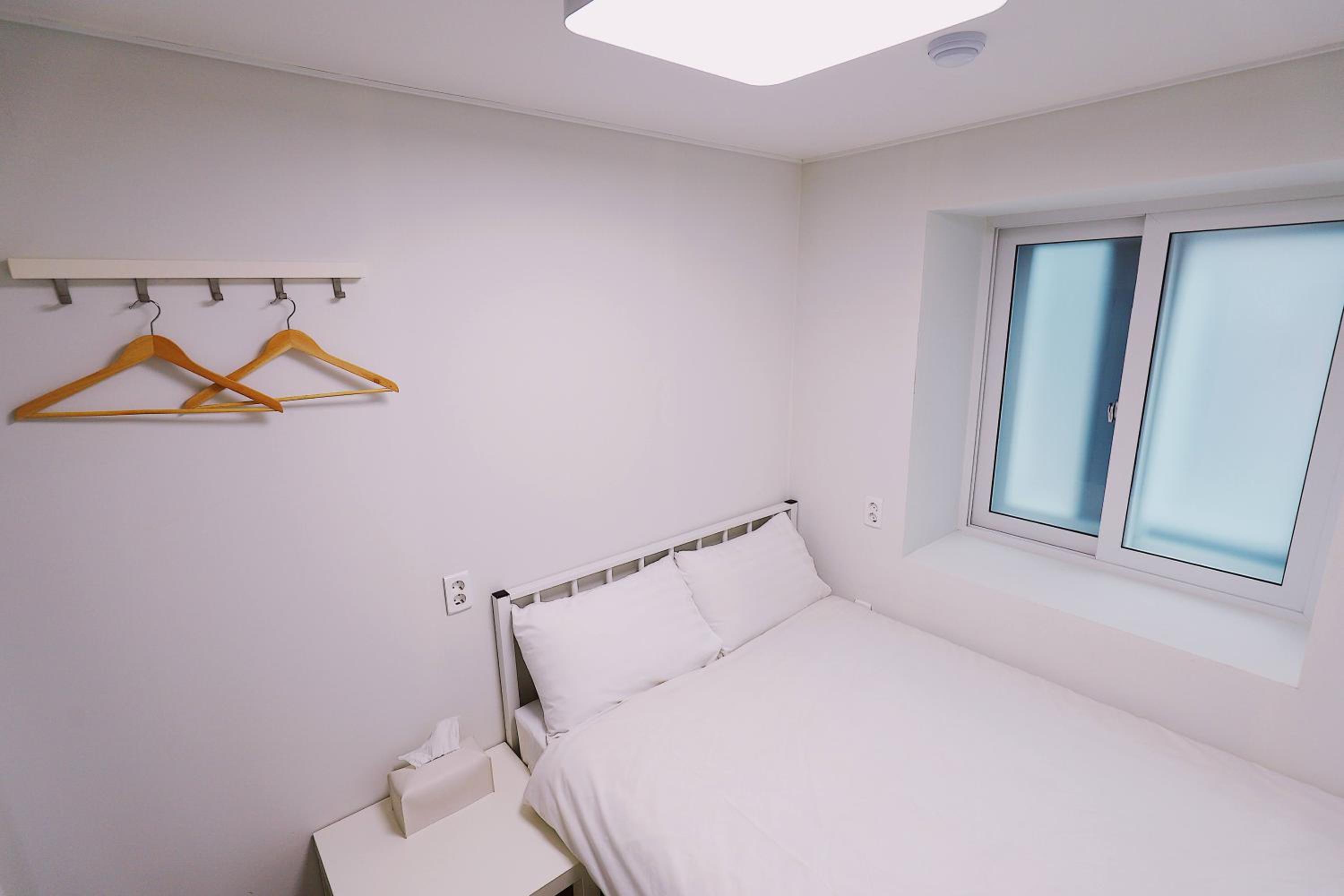 Double Room - Photo 16