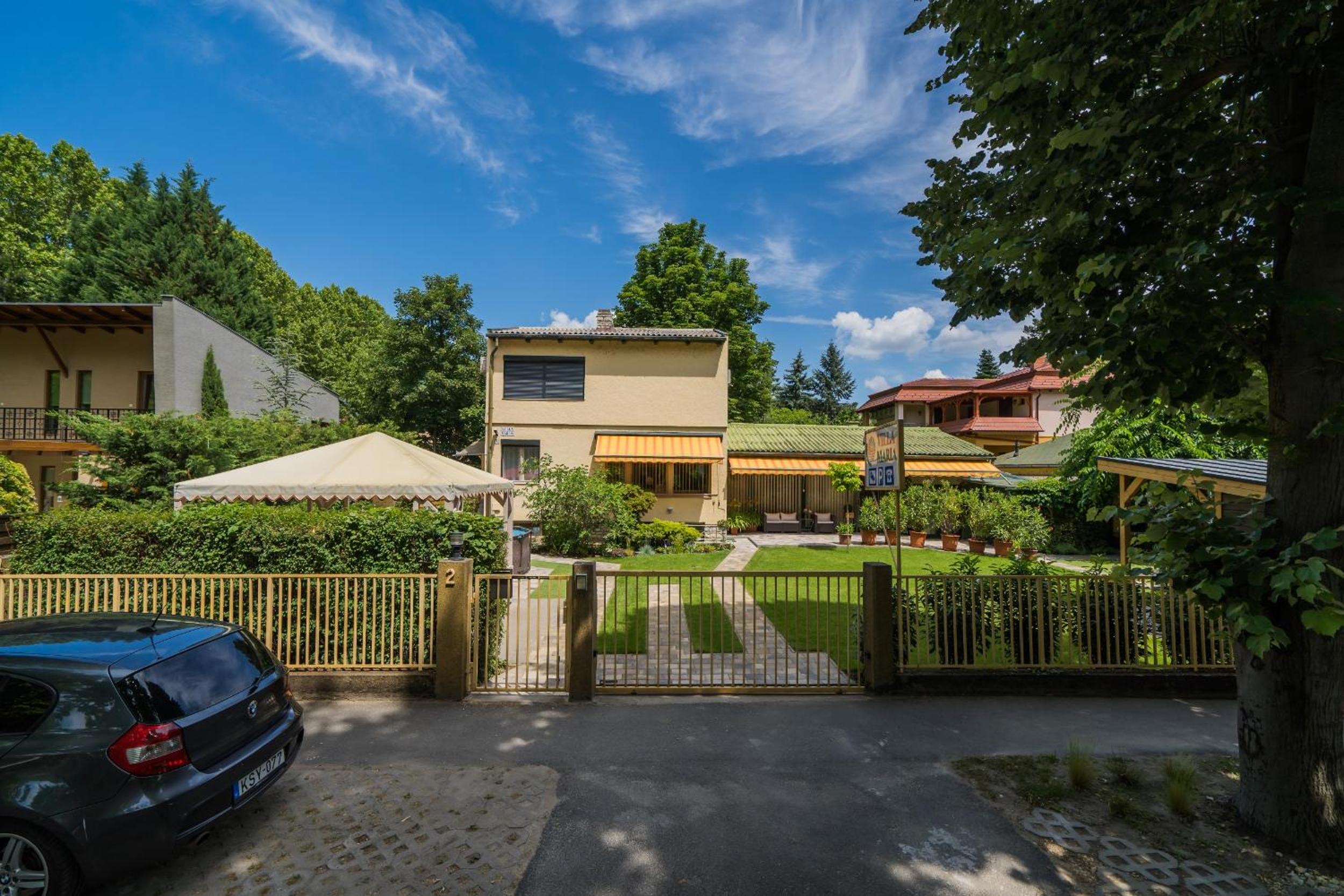 Five-Bedroom House - Photo 25