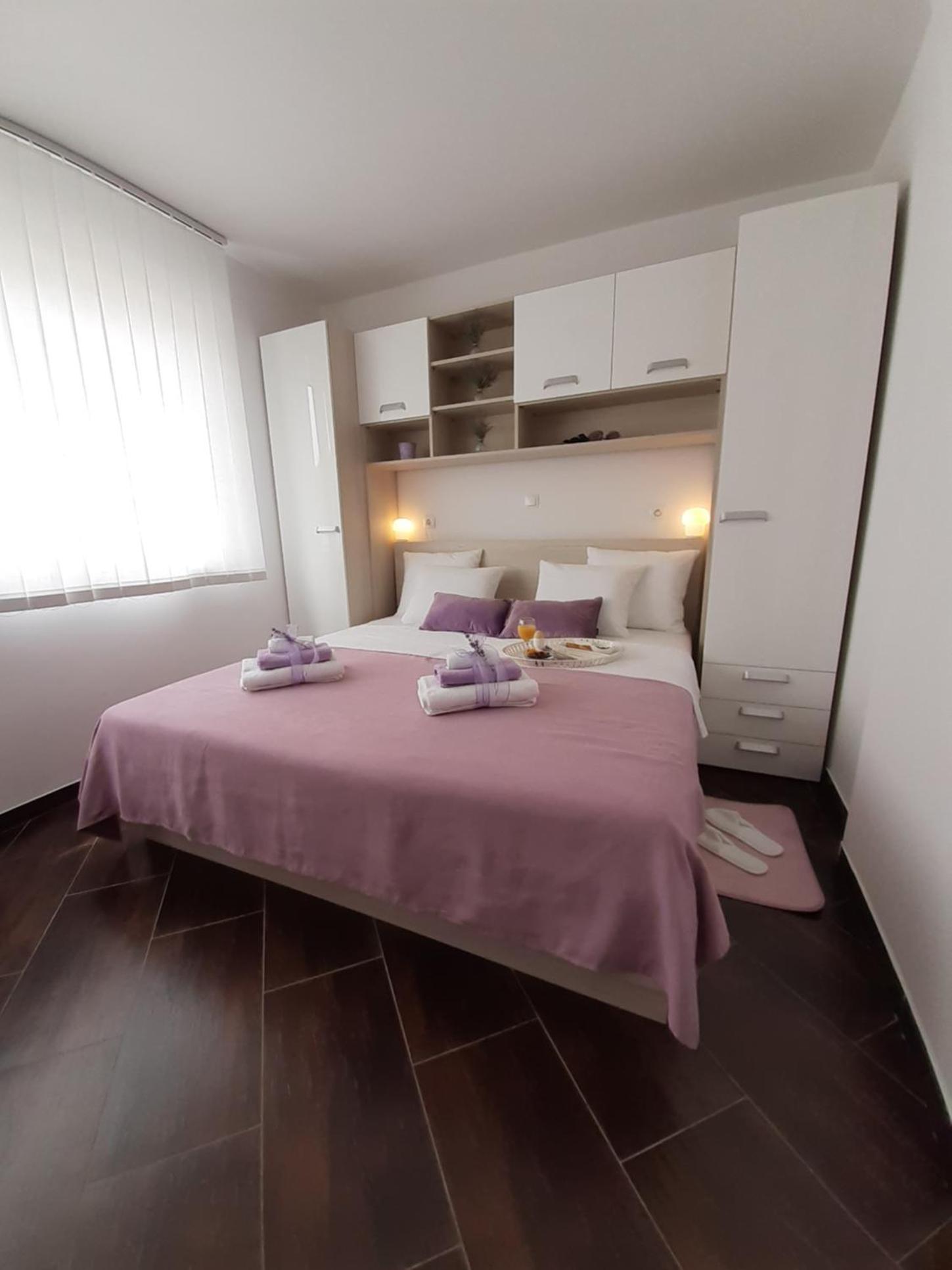 Apartment with Sea View - Photo 23