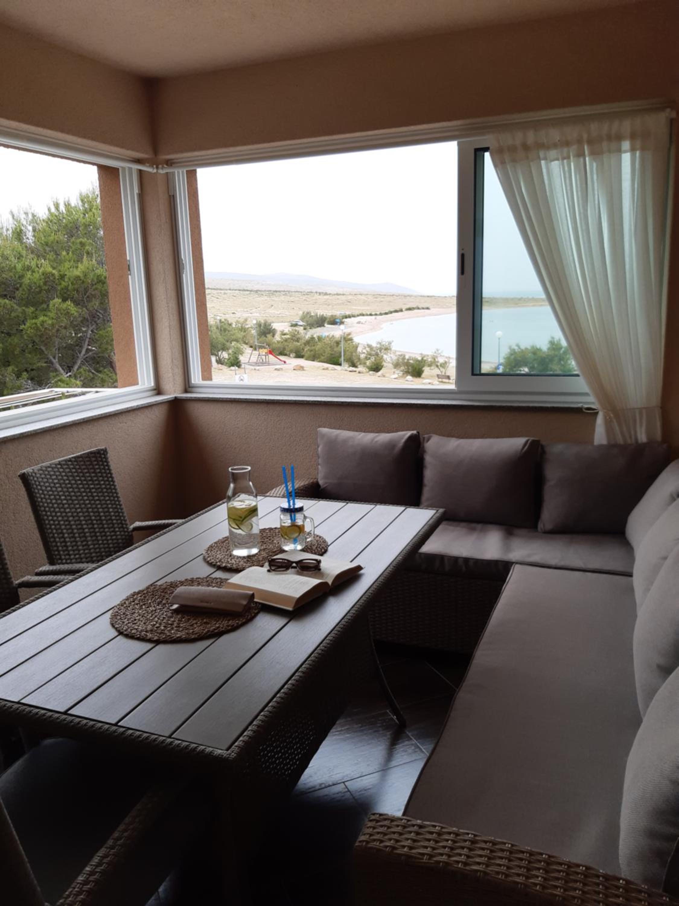 Apartment with Sea View - Photo 22