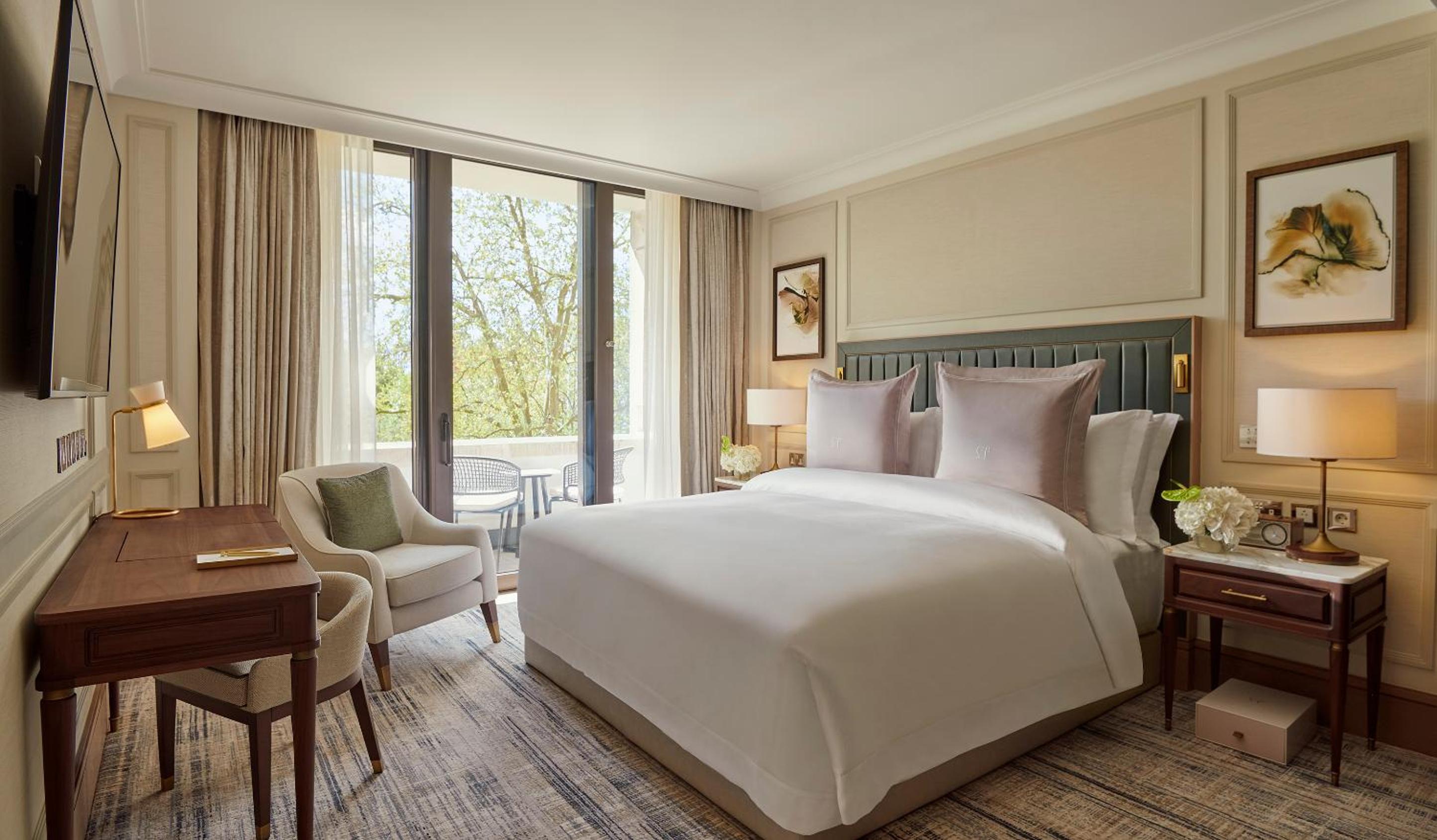 Garden Suite with exclusive access to Cadogan private gardens