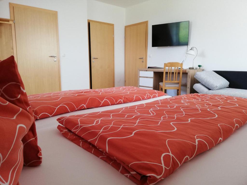 Budget Double Room - Photo 1