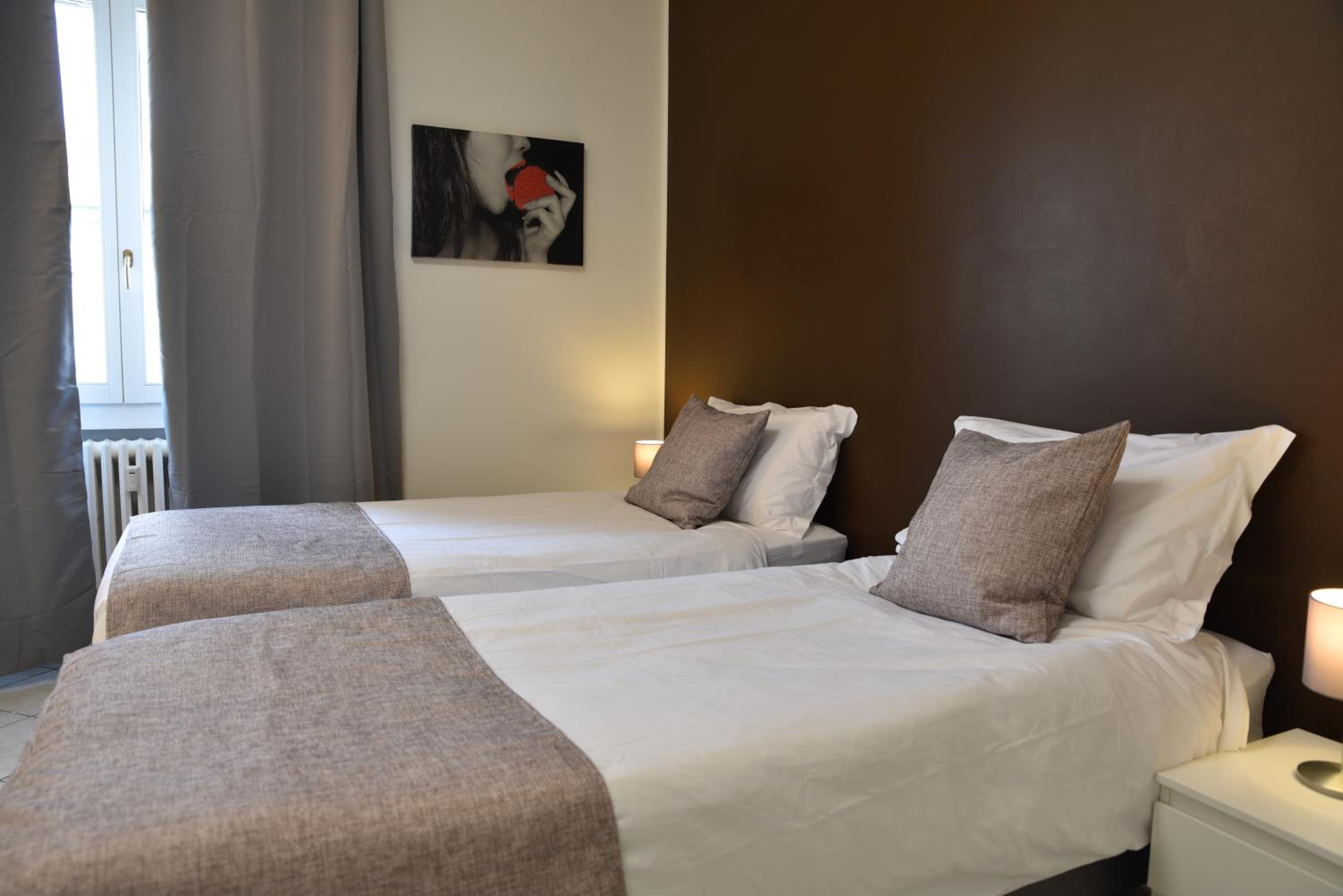 Two-Bedroom Apartment - Photo 11
