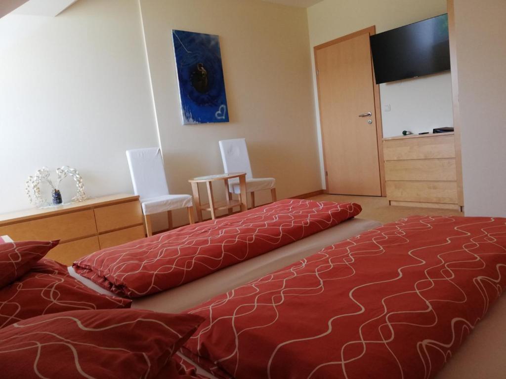 Budget Double Room - Photo 3