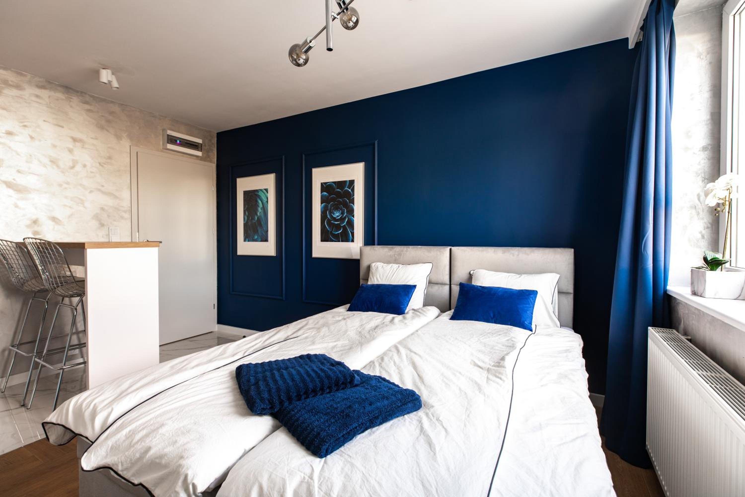 Large Twin Room - Photo 2