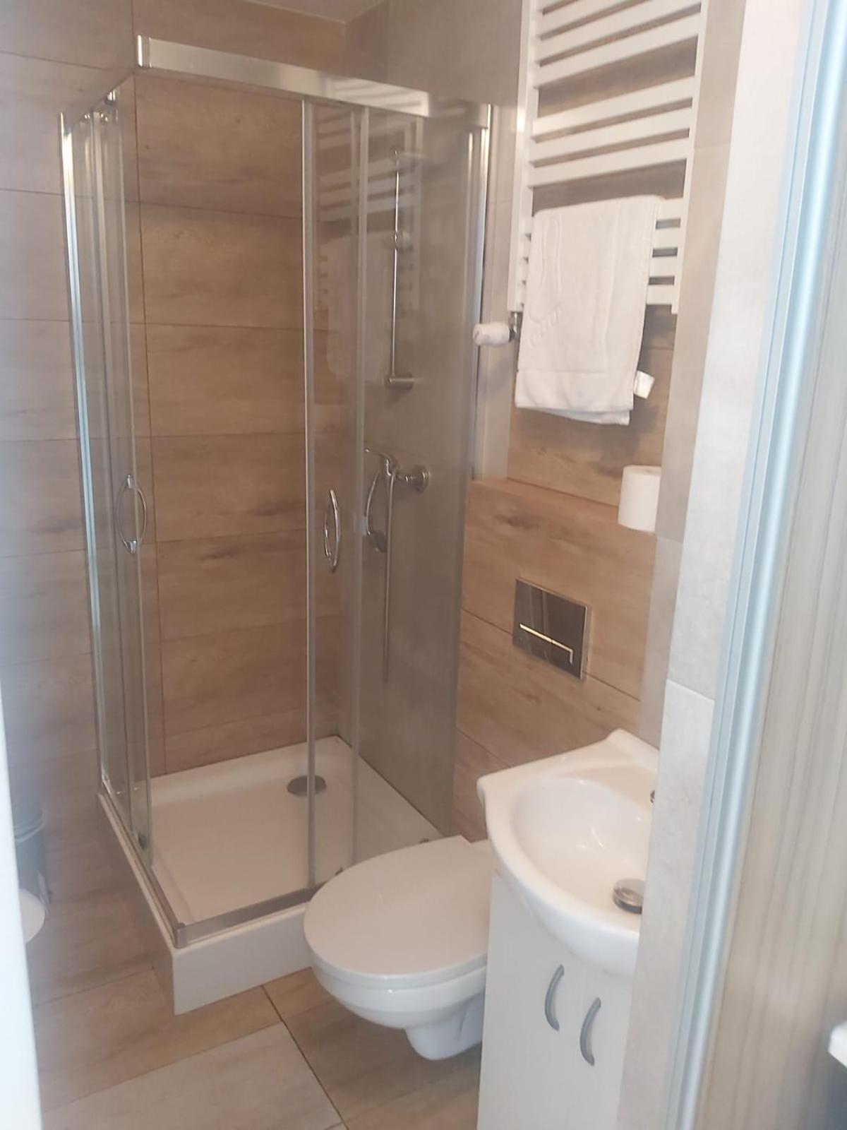 Standard Double Room - Photo 2