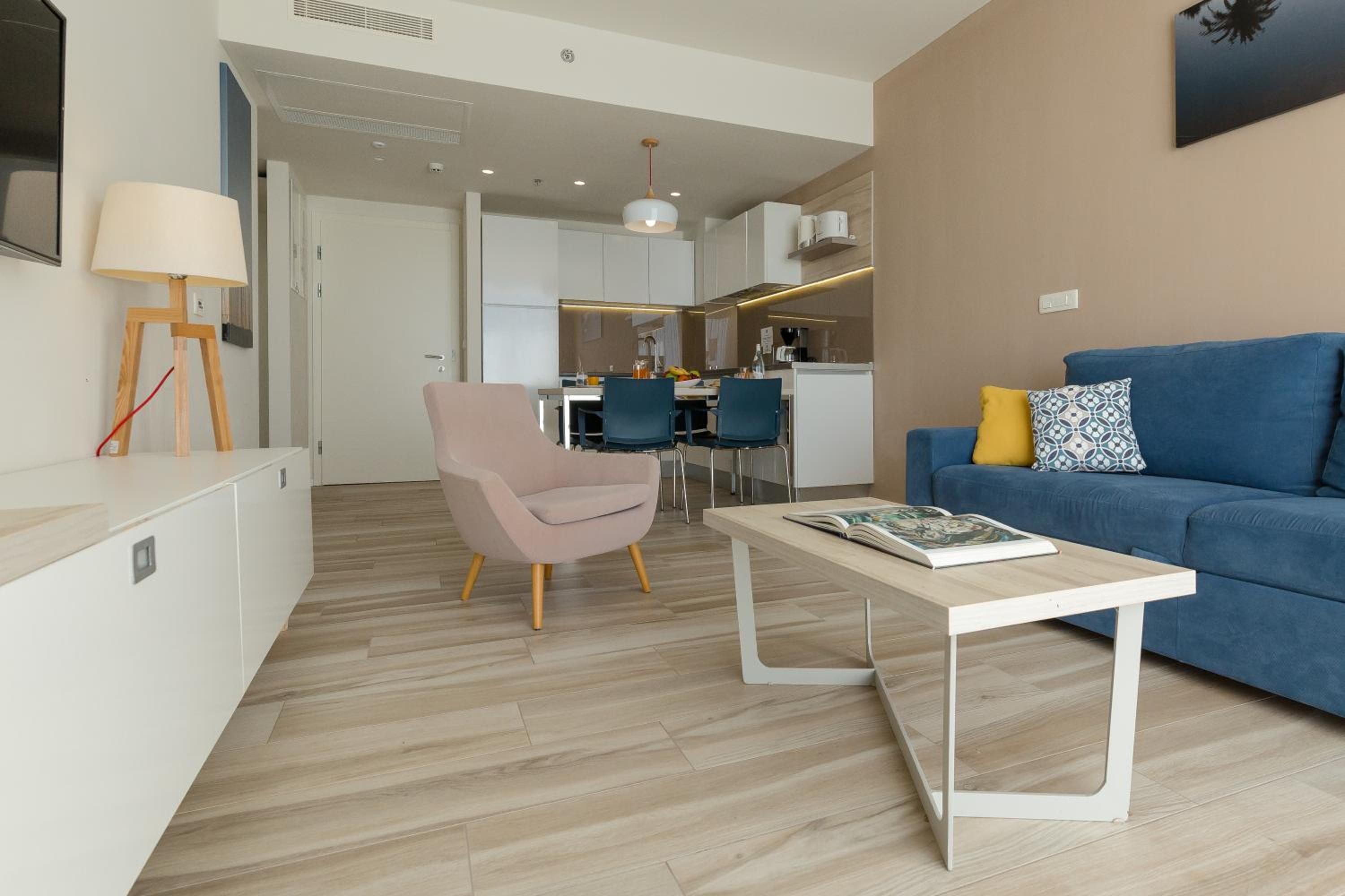 Superior Suite with Sea View - Photo 1