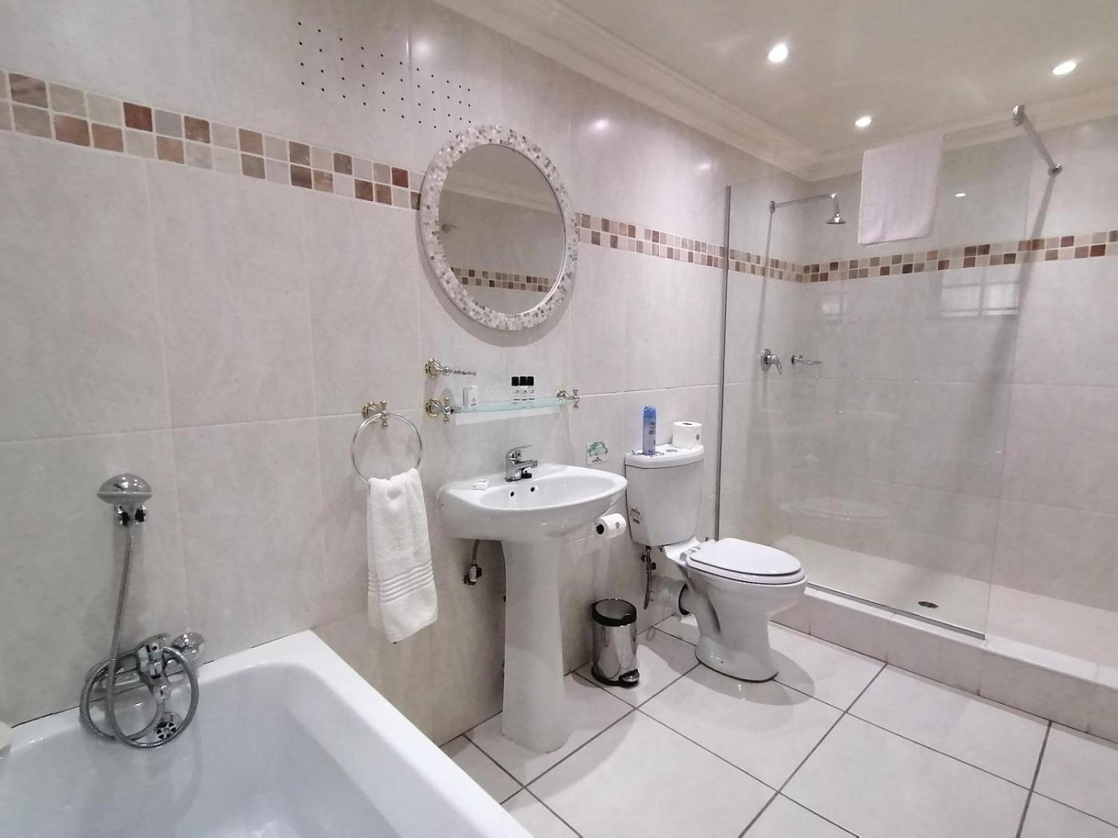 Luxury Queen Room - Photo 2