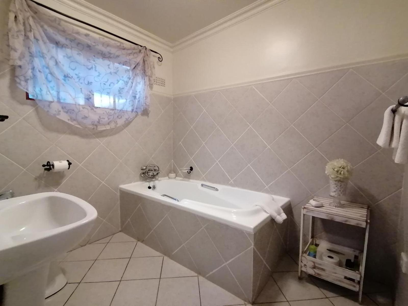 Standard Double Room - Photo 2
