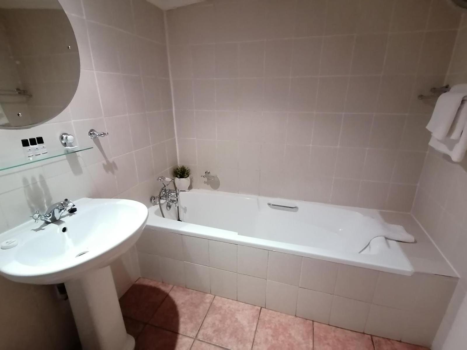 Classic Double Room - Photo 4