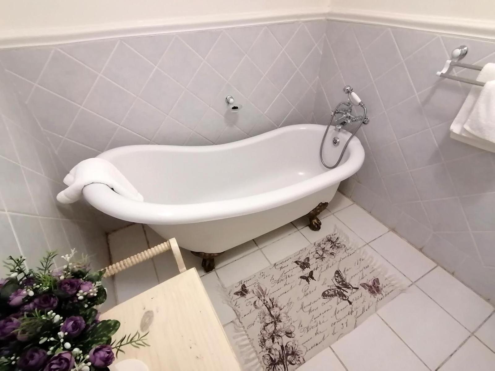 Comfort Queen Room - Photo 5