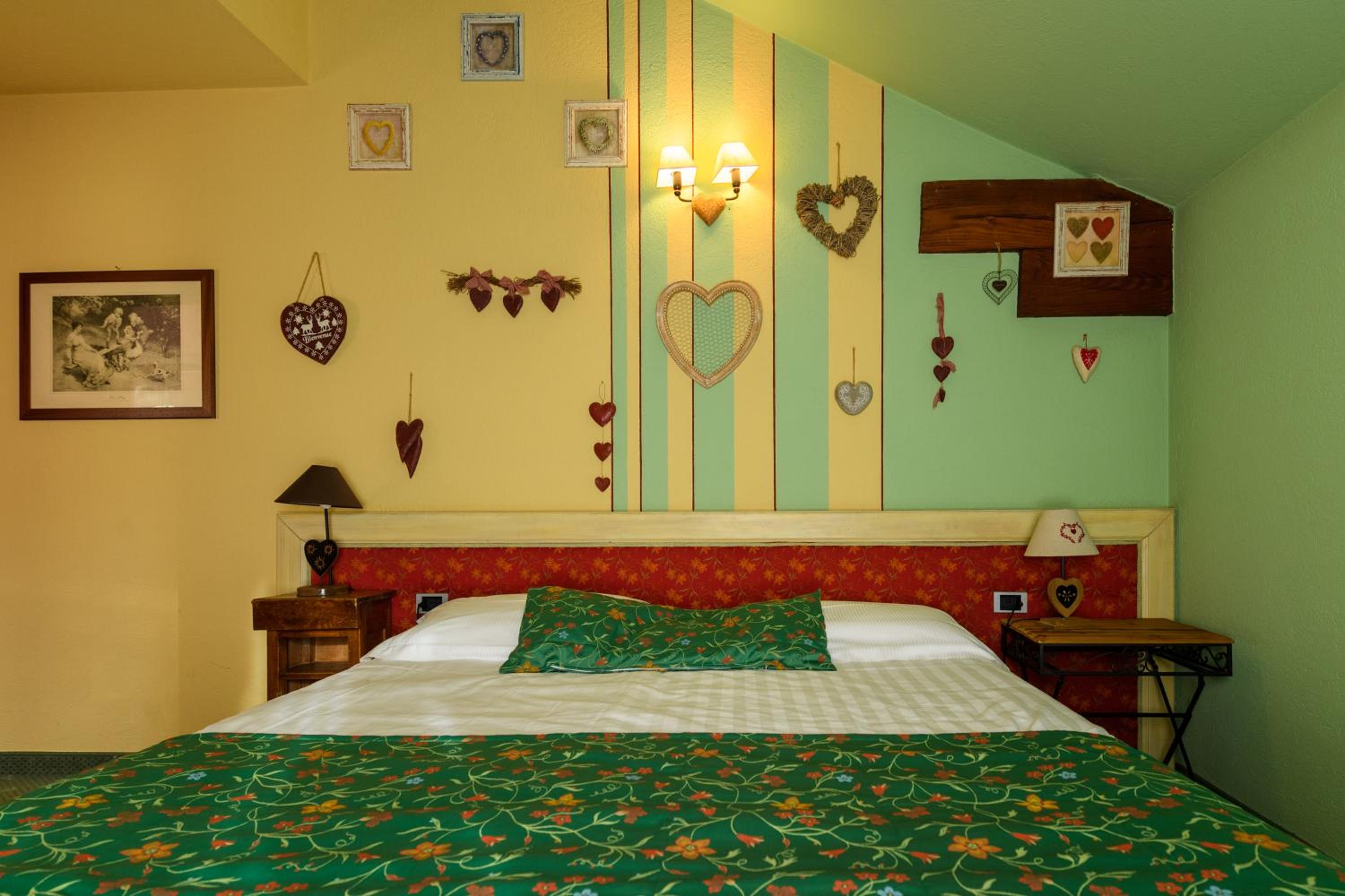 Deluxe Junior Suite photo 2
