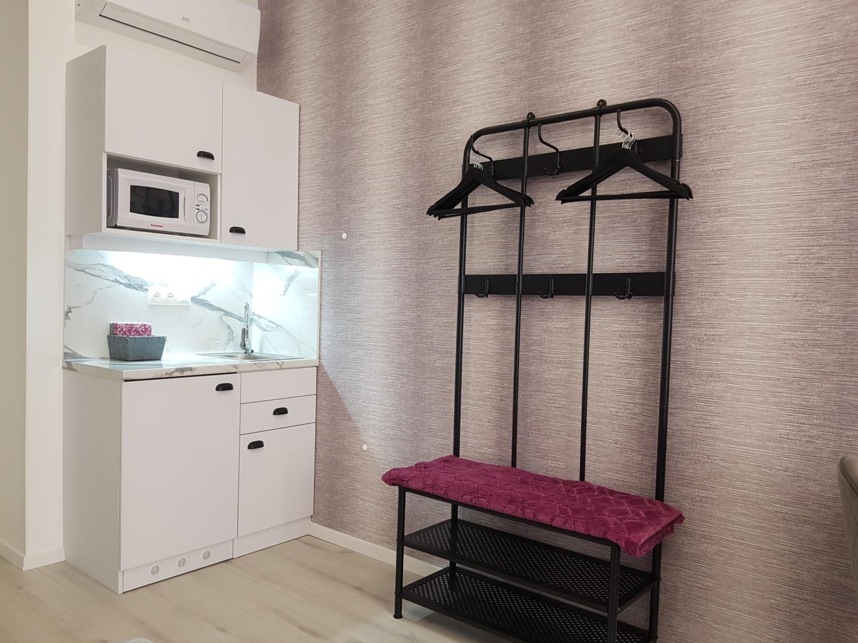 Deluxe Double Room with Two Double Beds - Photo 3