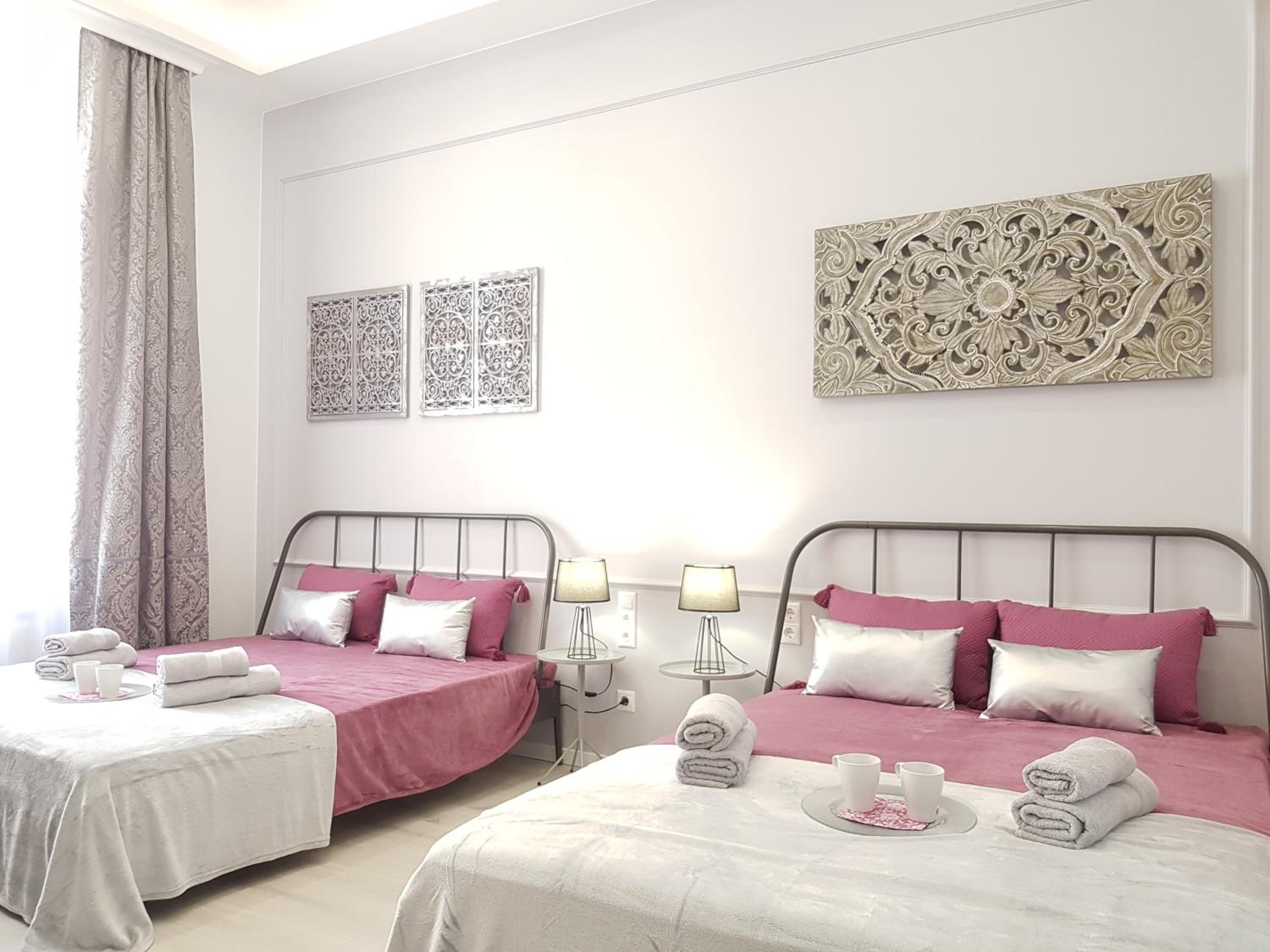 Deluxe Double Room with Two Double Beds - Photo 1