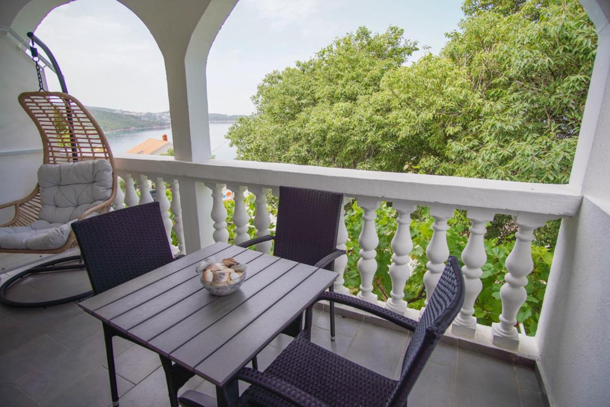 Apartment With Balcony photo 2