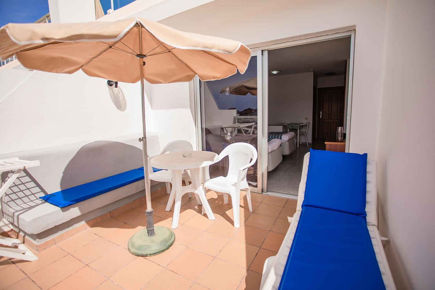 Studio with Partial Sea View (2 Adults) - Photo 11