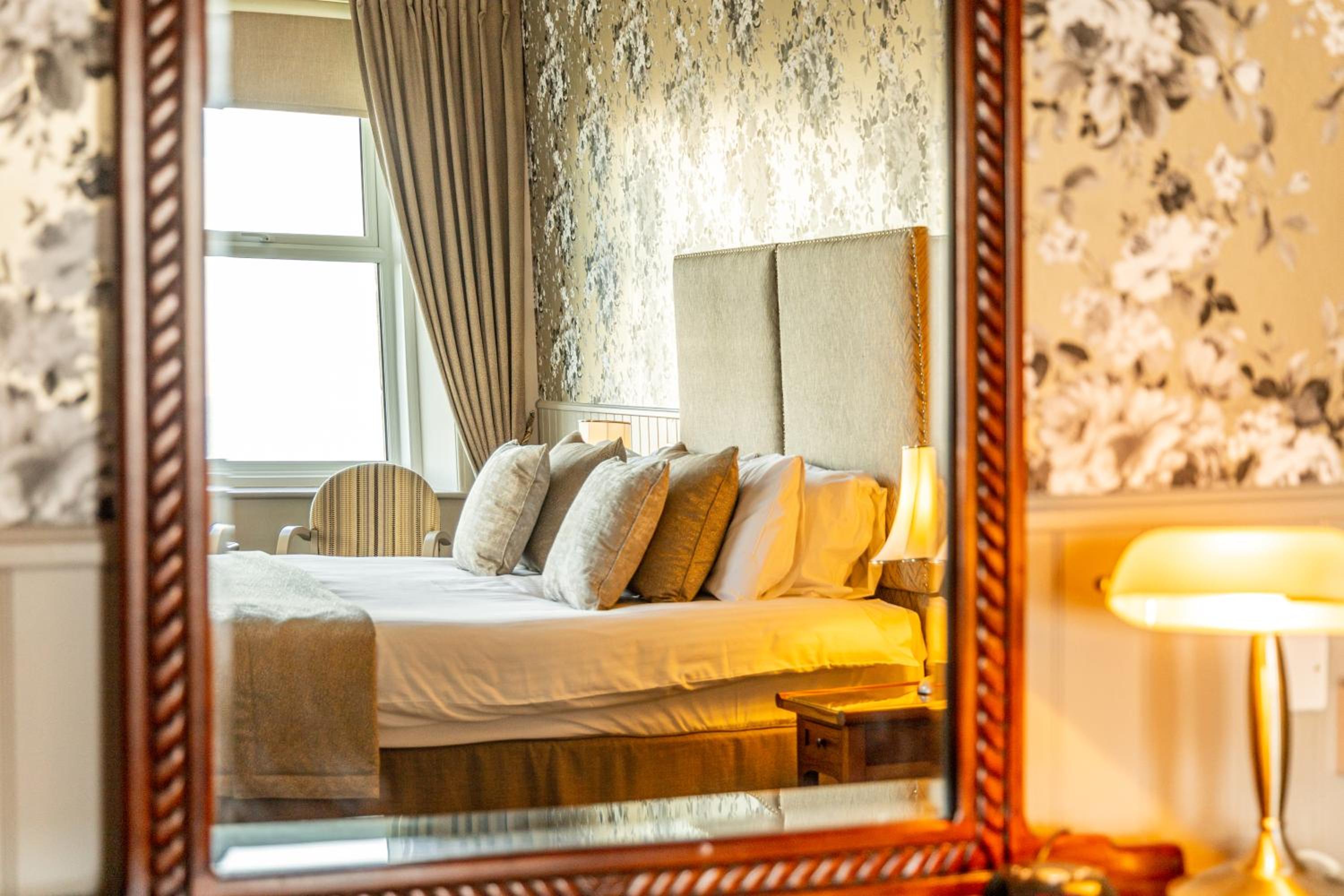 Executive Twin Room with View - Non-Smoking