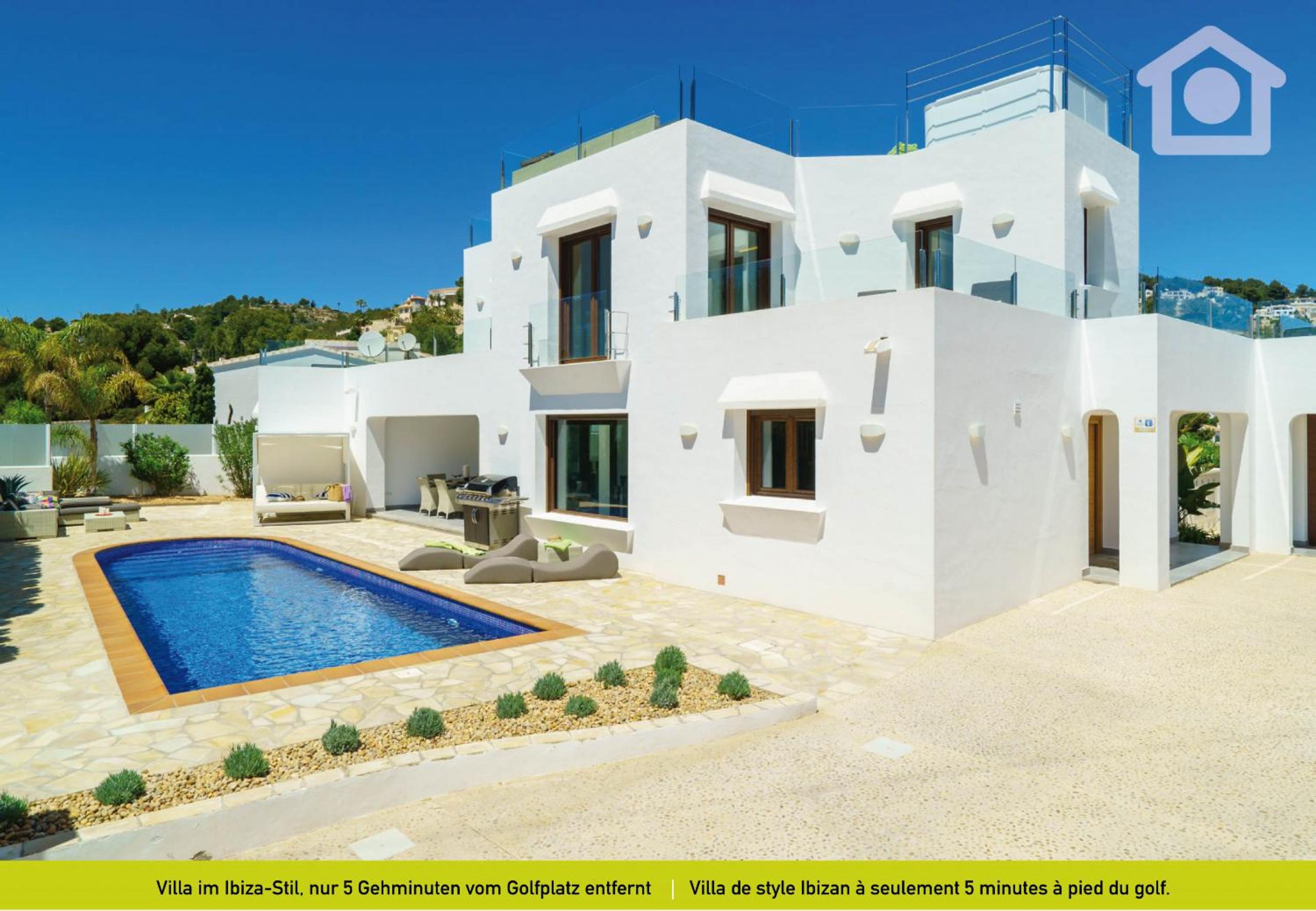 Three-Bedroom Villa photo 1