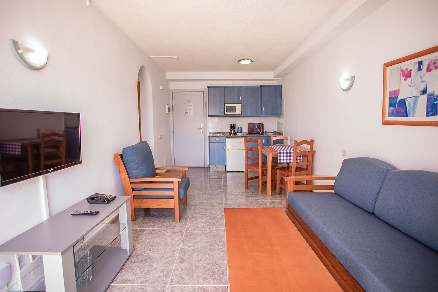 Classic Apartment - Photo 7