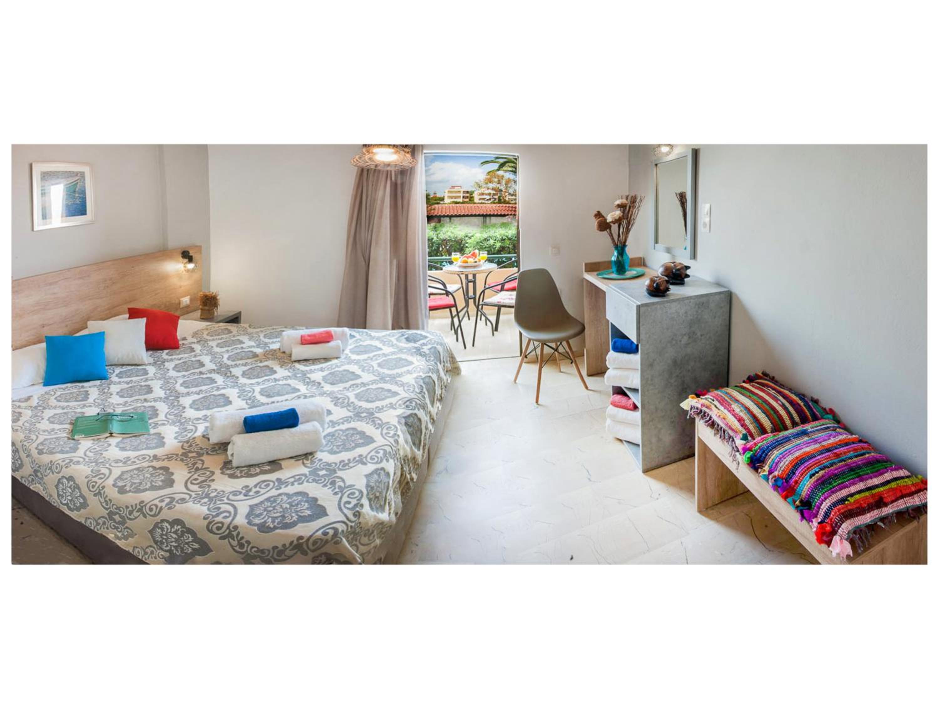 Apartment with Garden and Pool View  photo 3