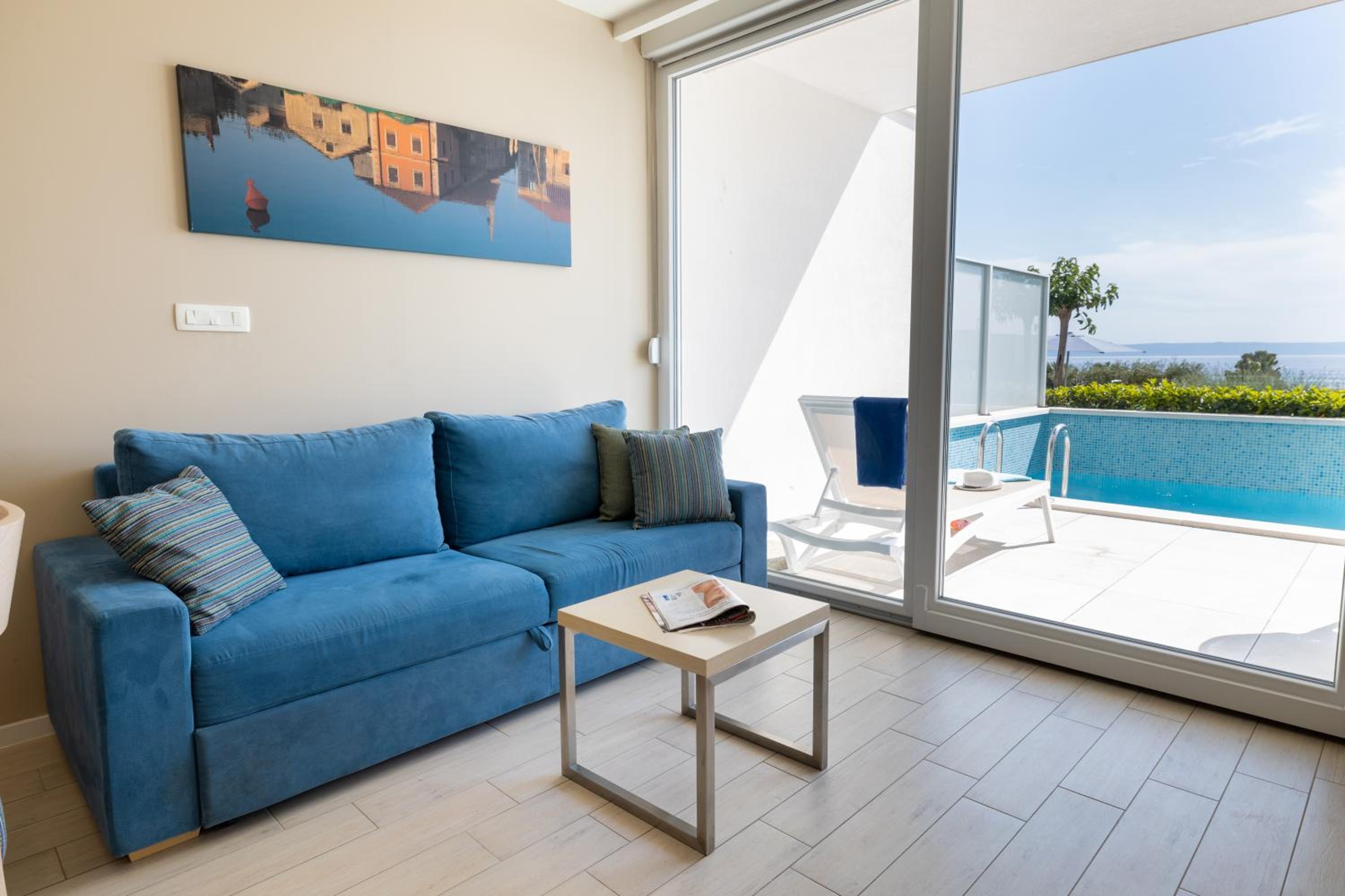 Junior Suite with Private Pool Sea View - Photo 3