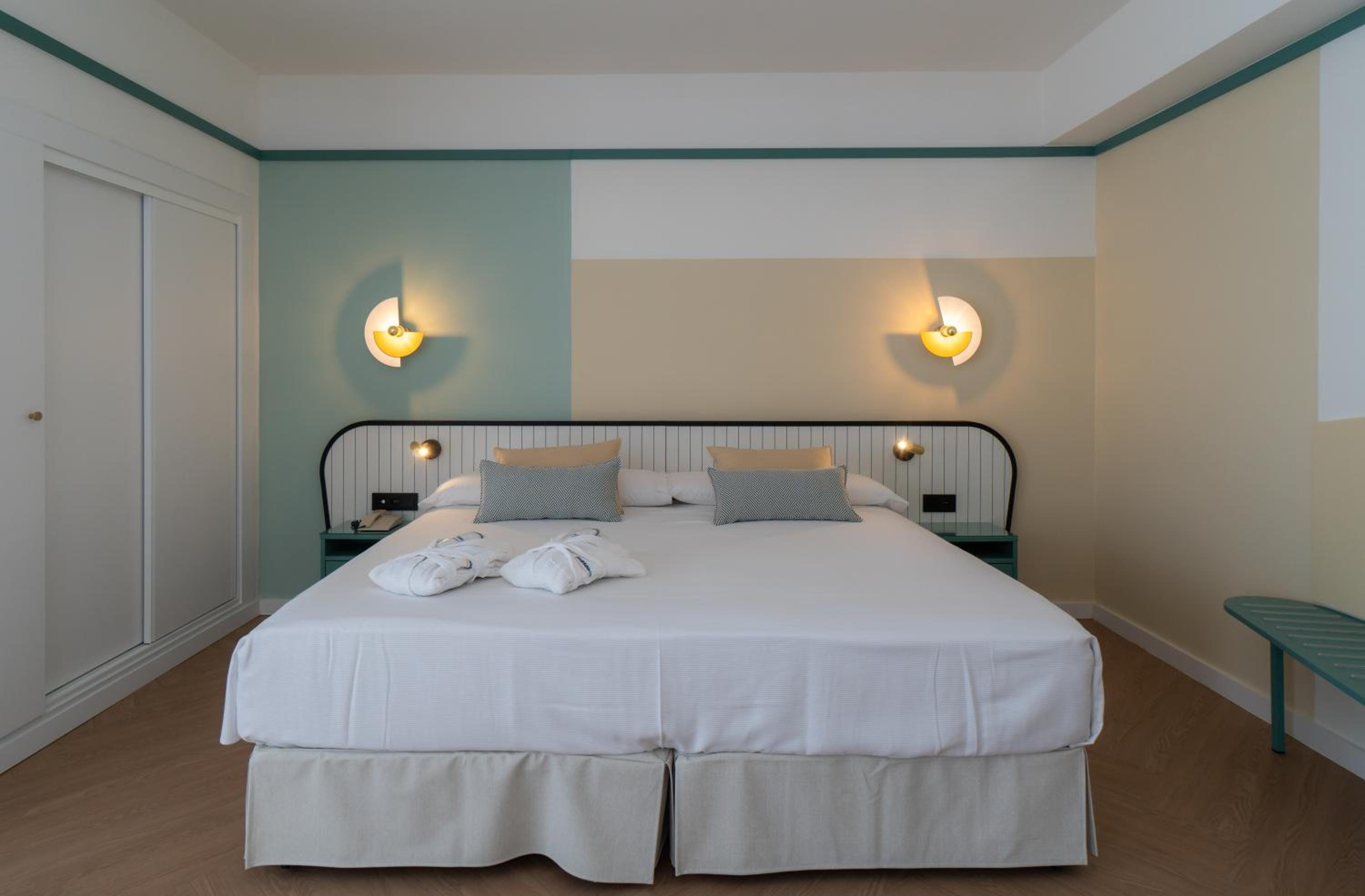 Junior Suite (2 Adults) - Photo 4