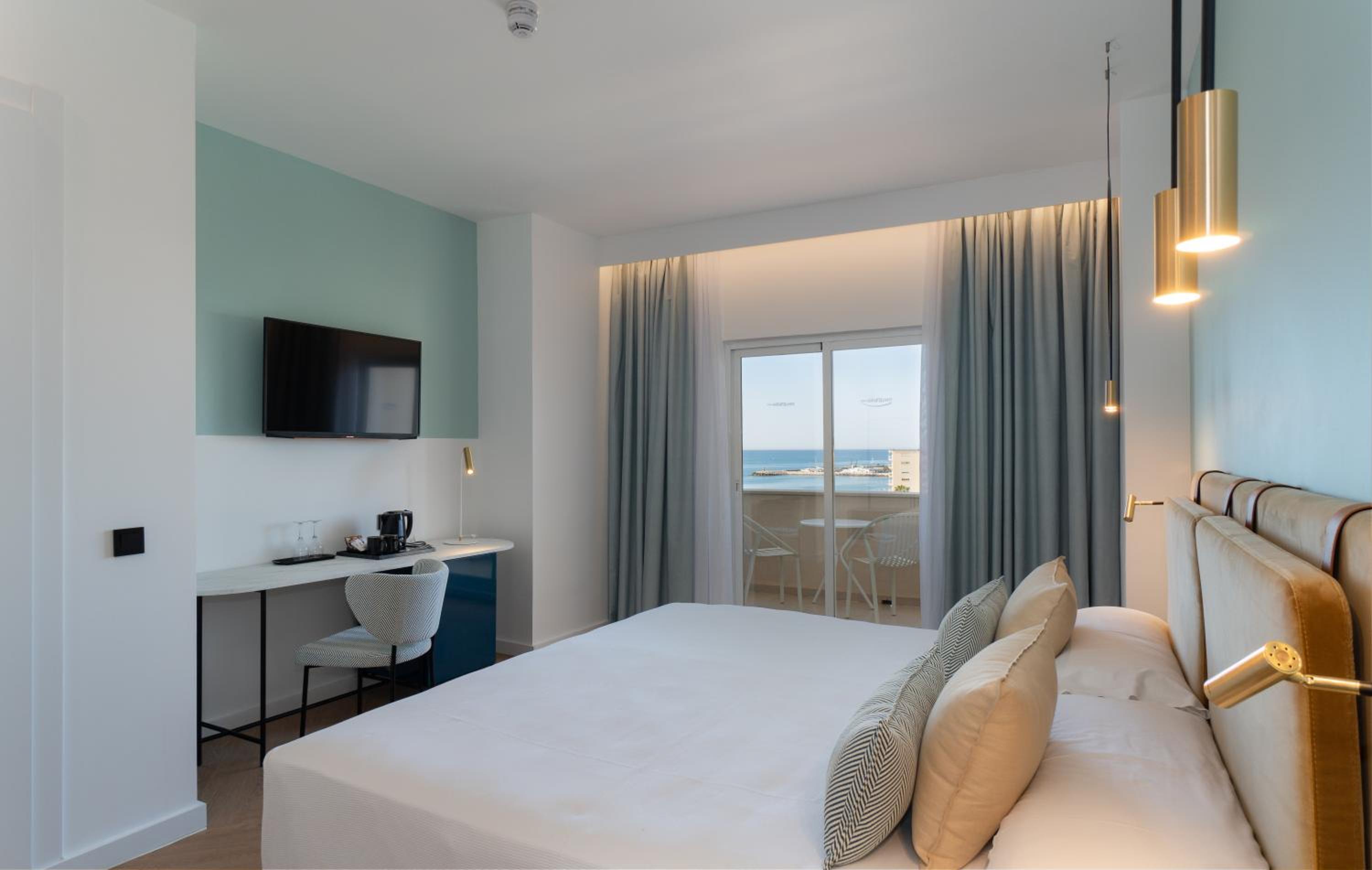 Superior Club with Sea View (2 Adults) - Photo 1