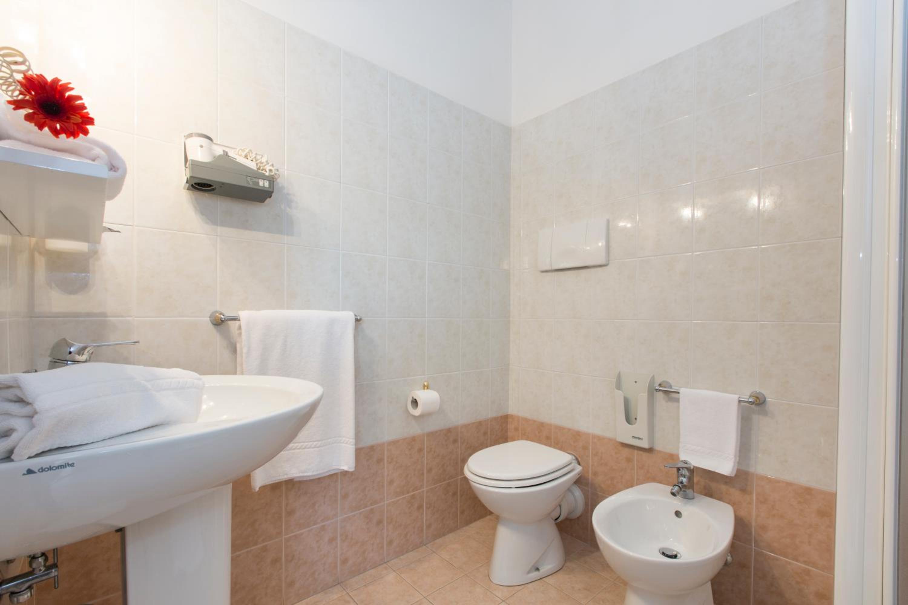 Double Room - Photo 2