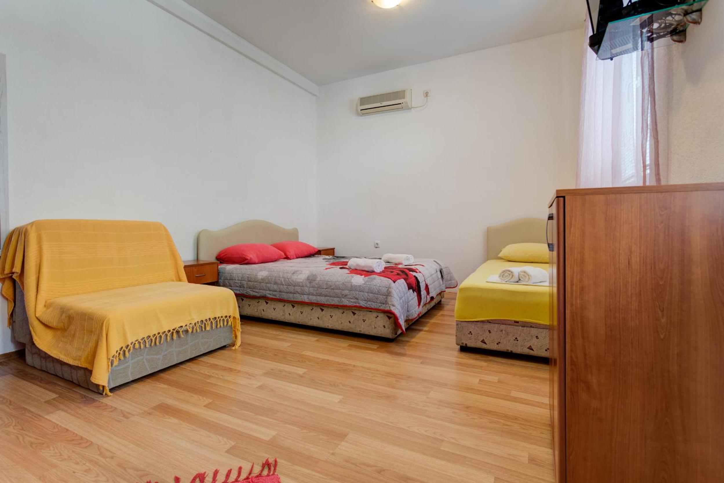 Studio Apartment photo 1