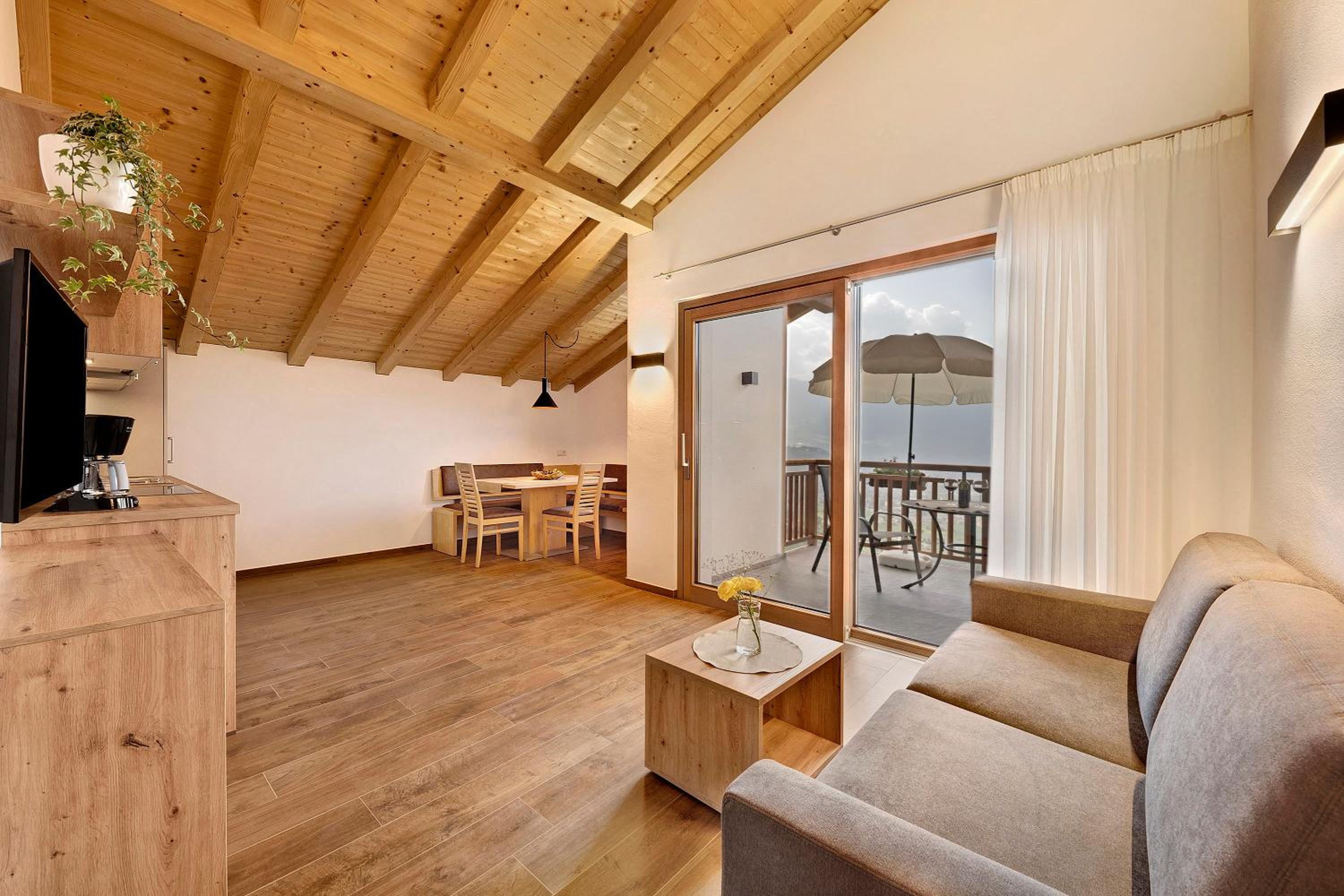 Two-Bedroom Deluxe Apartment with Garden View photo 1