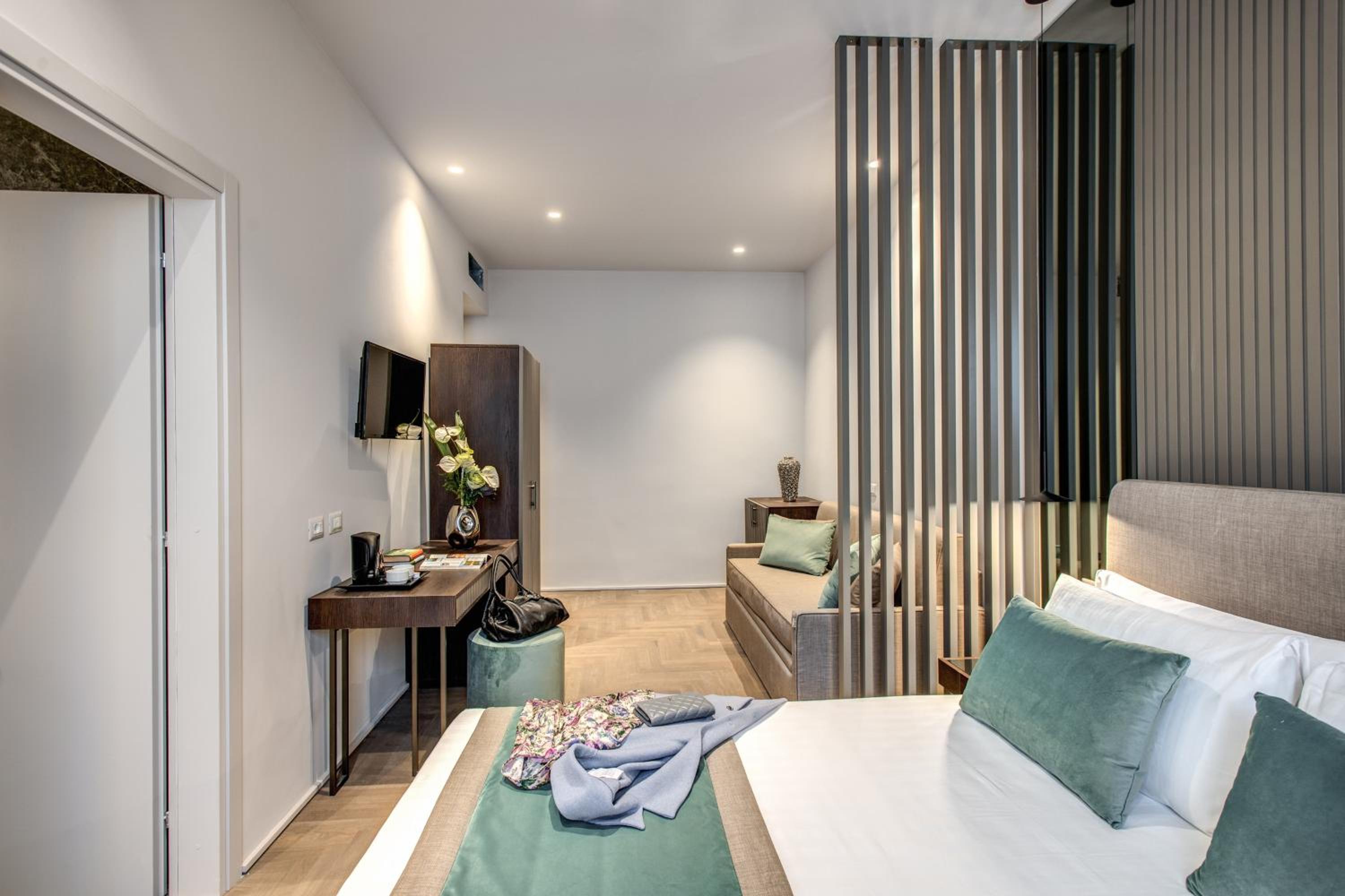 Dreibettzimmer - Dependance Via Agostino De Pretis 70 thumbnail 6
