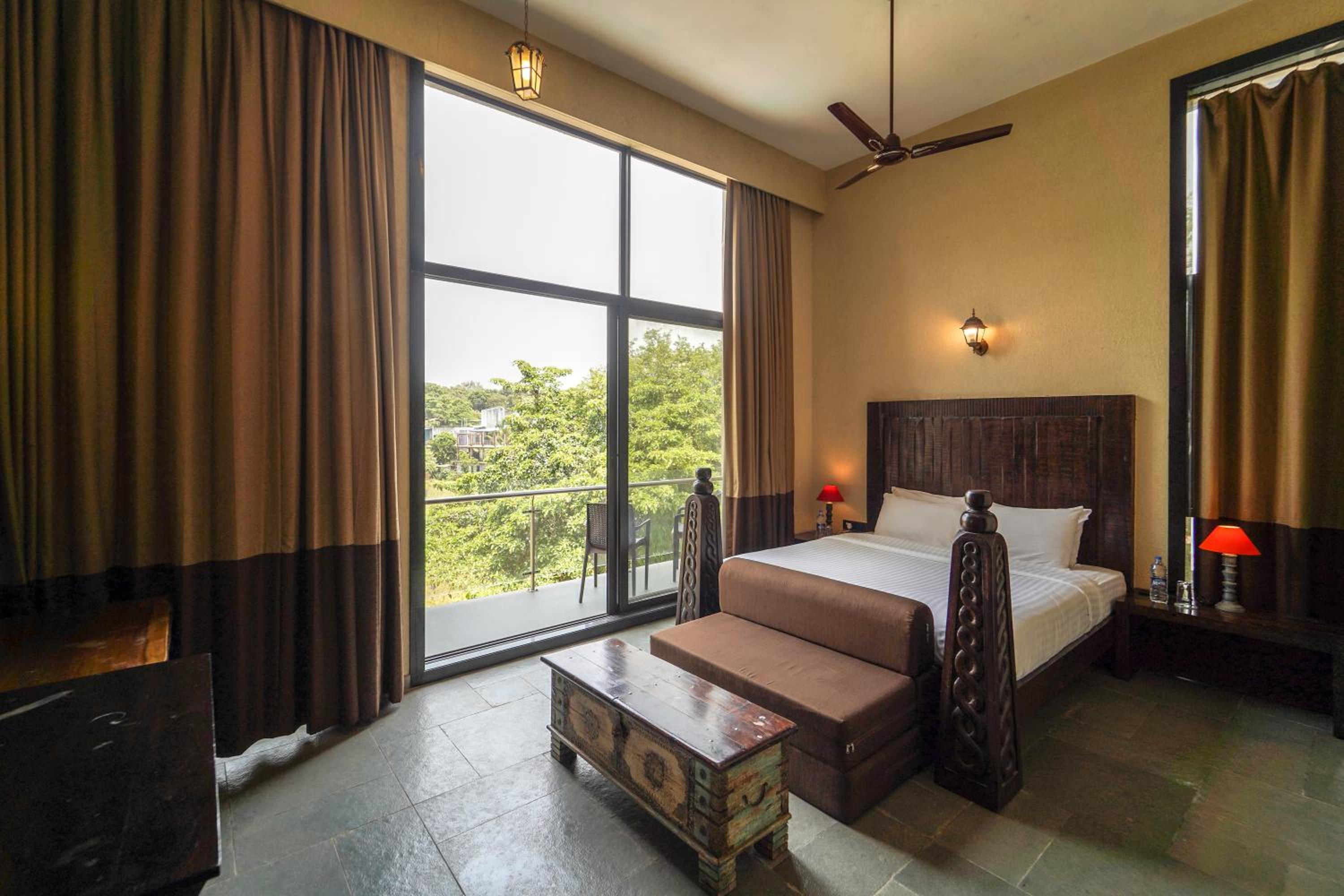 Premium Room with Balcony photo 3