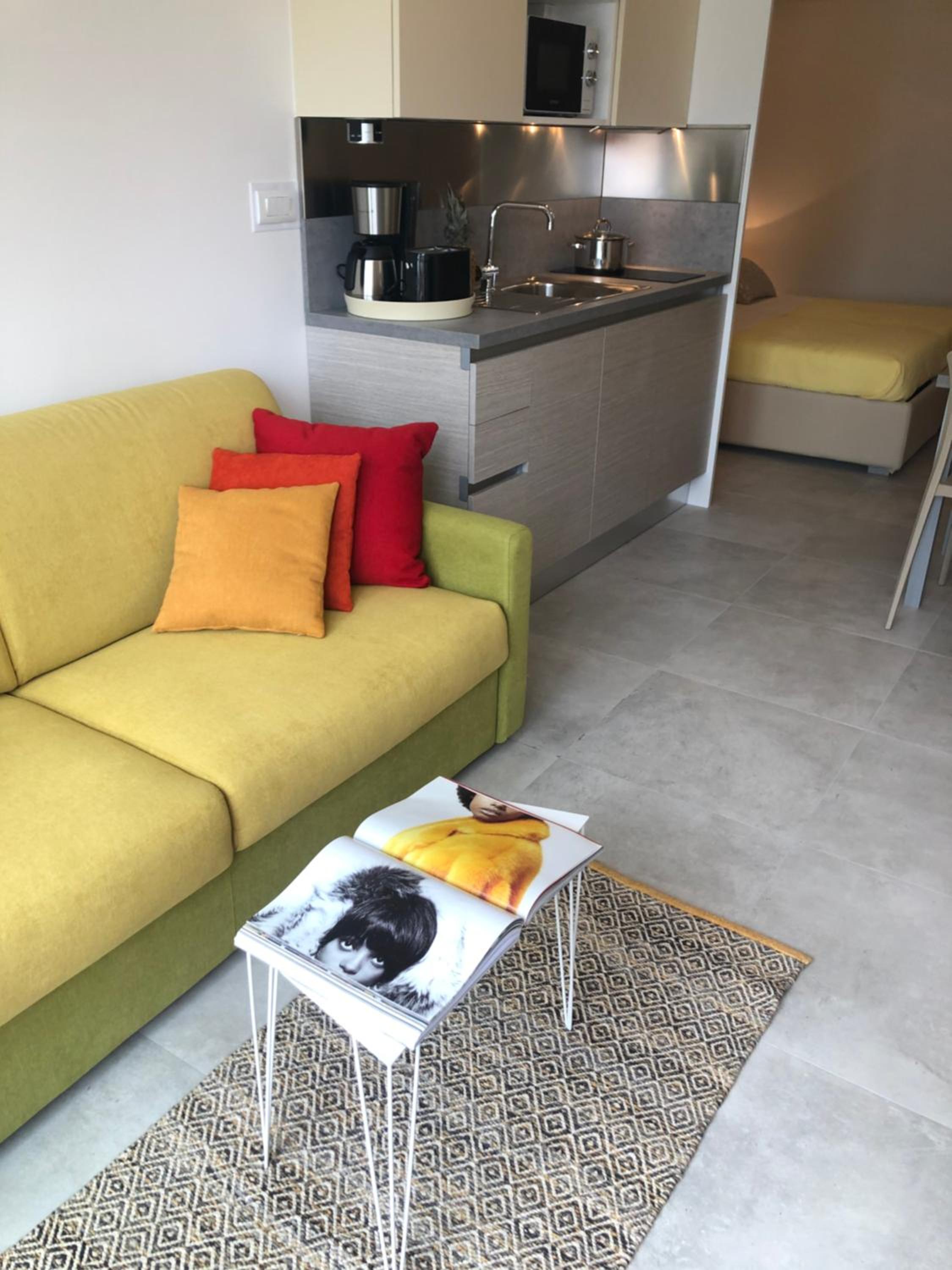 Deluxe Apartment photo 2