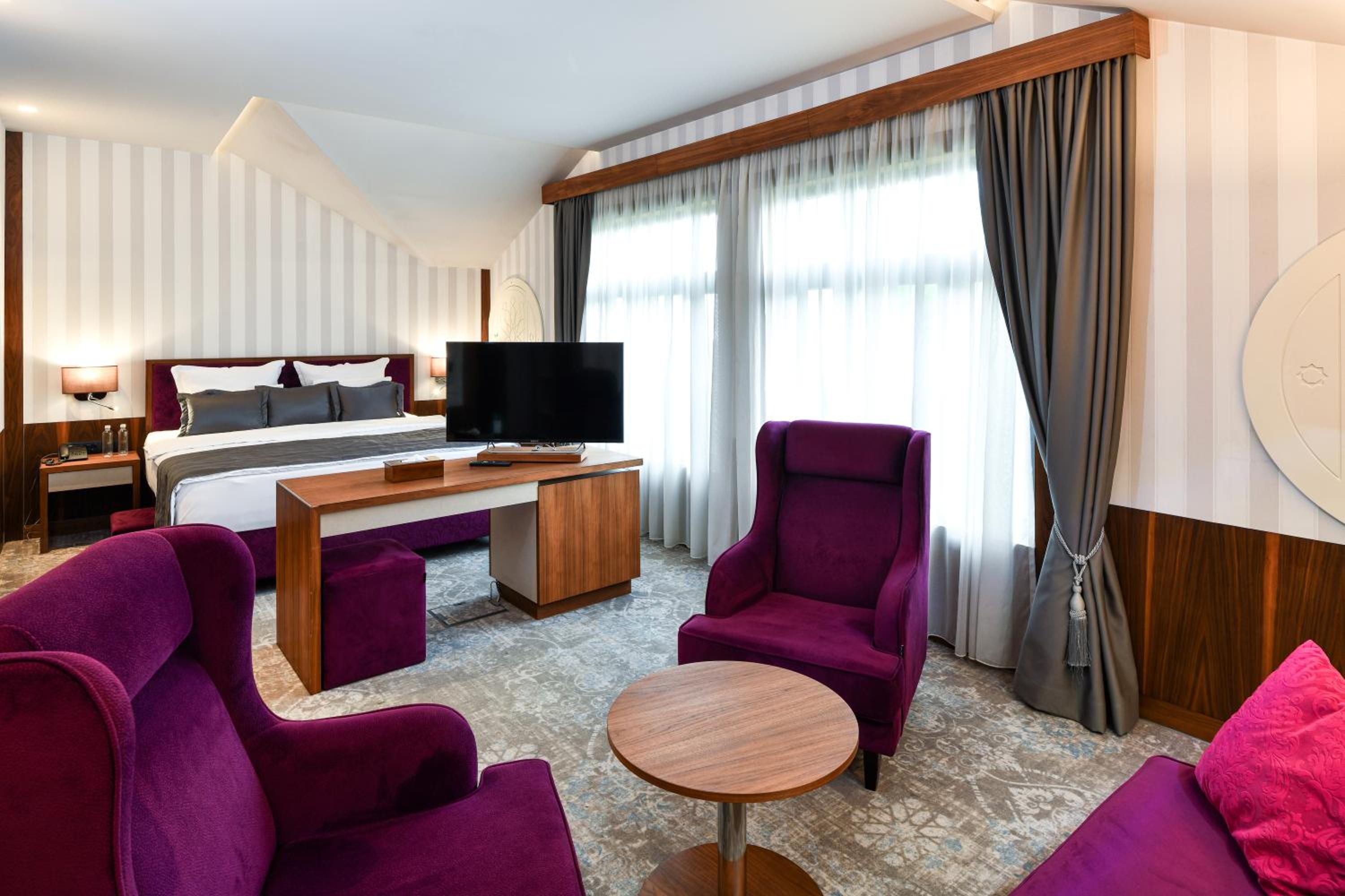 Superior King Room
