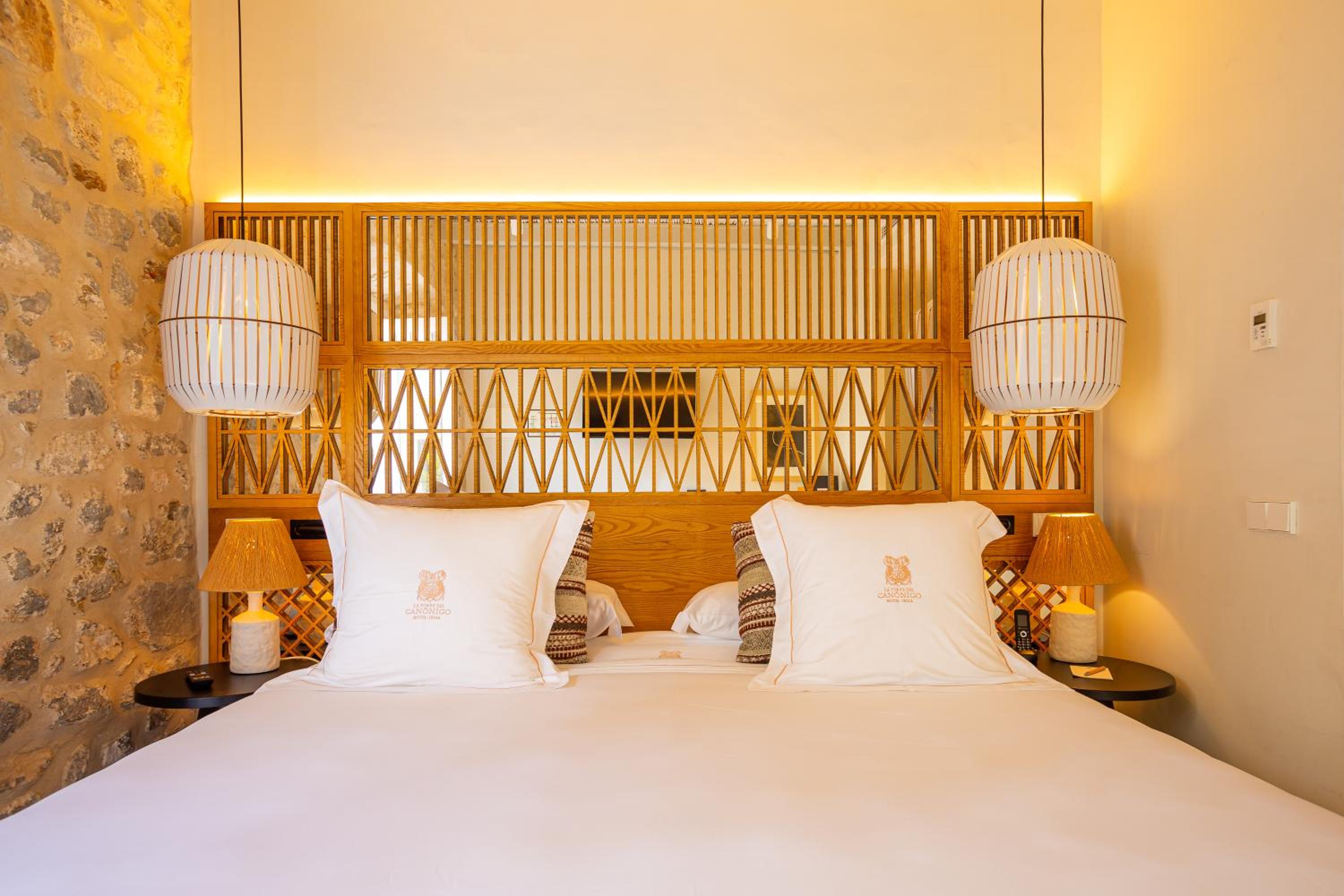 Standard Double Room - Photo 8